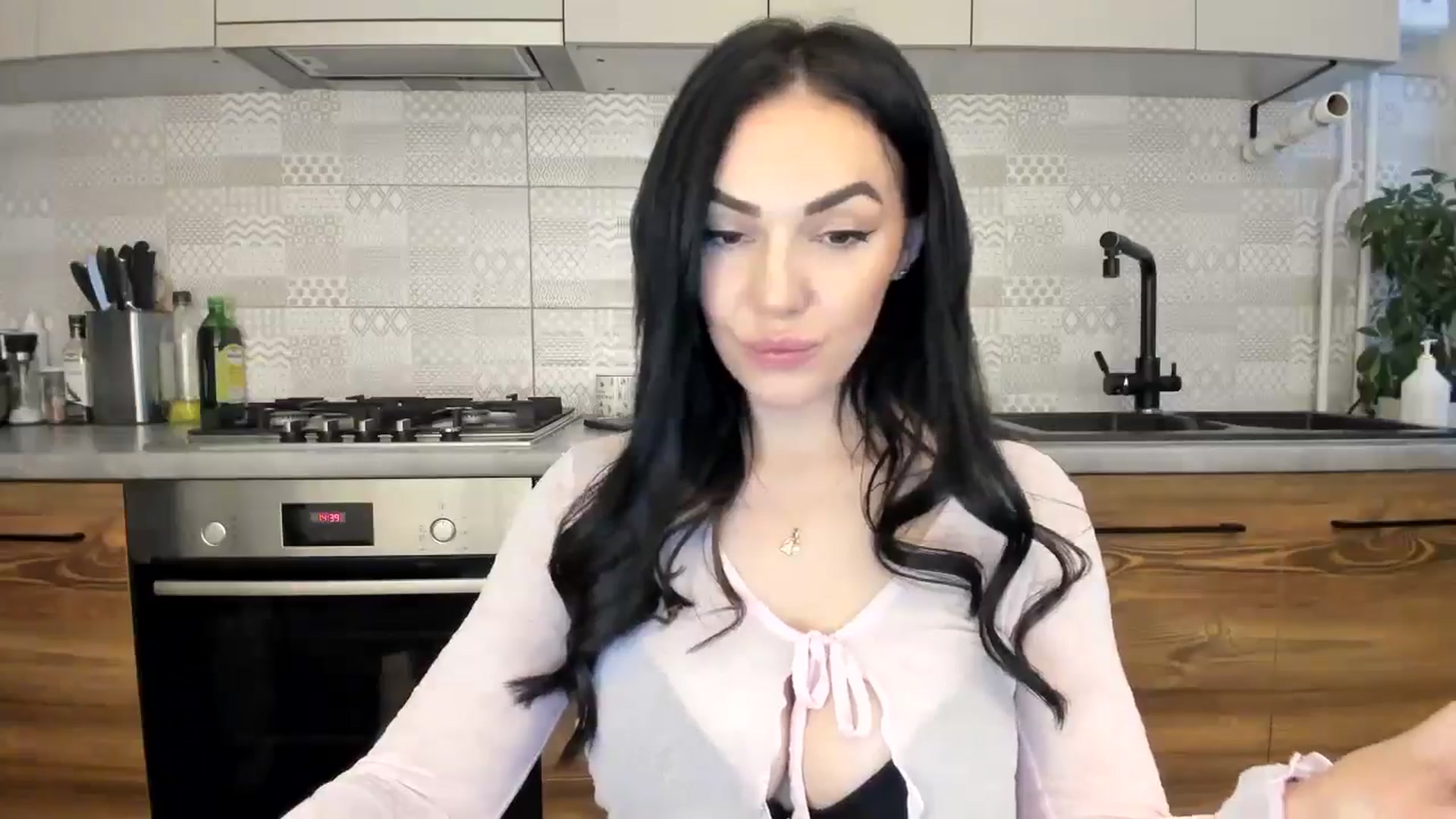 Gallery image thumbnail from MissNelly_'s myfreecams stream on, 01/08/2025, 12:56 image 11 of 20
