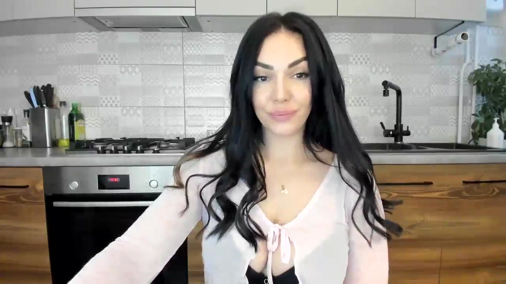 Gallery image thumbnail from MissNelly_'s myfreecams stream on, 01/08/2025, 12:56 image 7 of 20