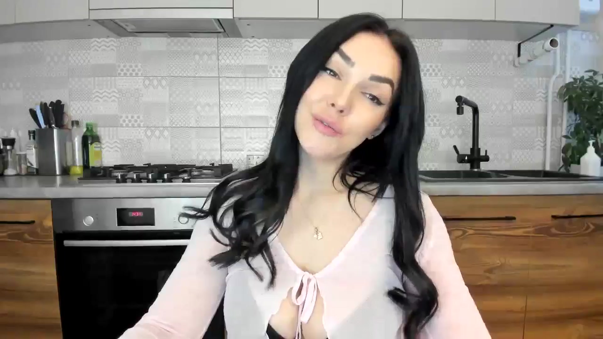 Gallery image thumbnail from MissNelly_'s myfreecams stream on, 01/08/2025, 12:56 image 6 of 20