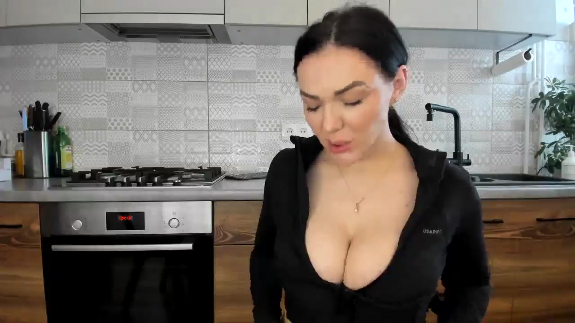 Gallery image thumbnail from MissNelly_'s myfreecams stream on, 01/13/2025, 12:14 image 3 of 20