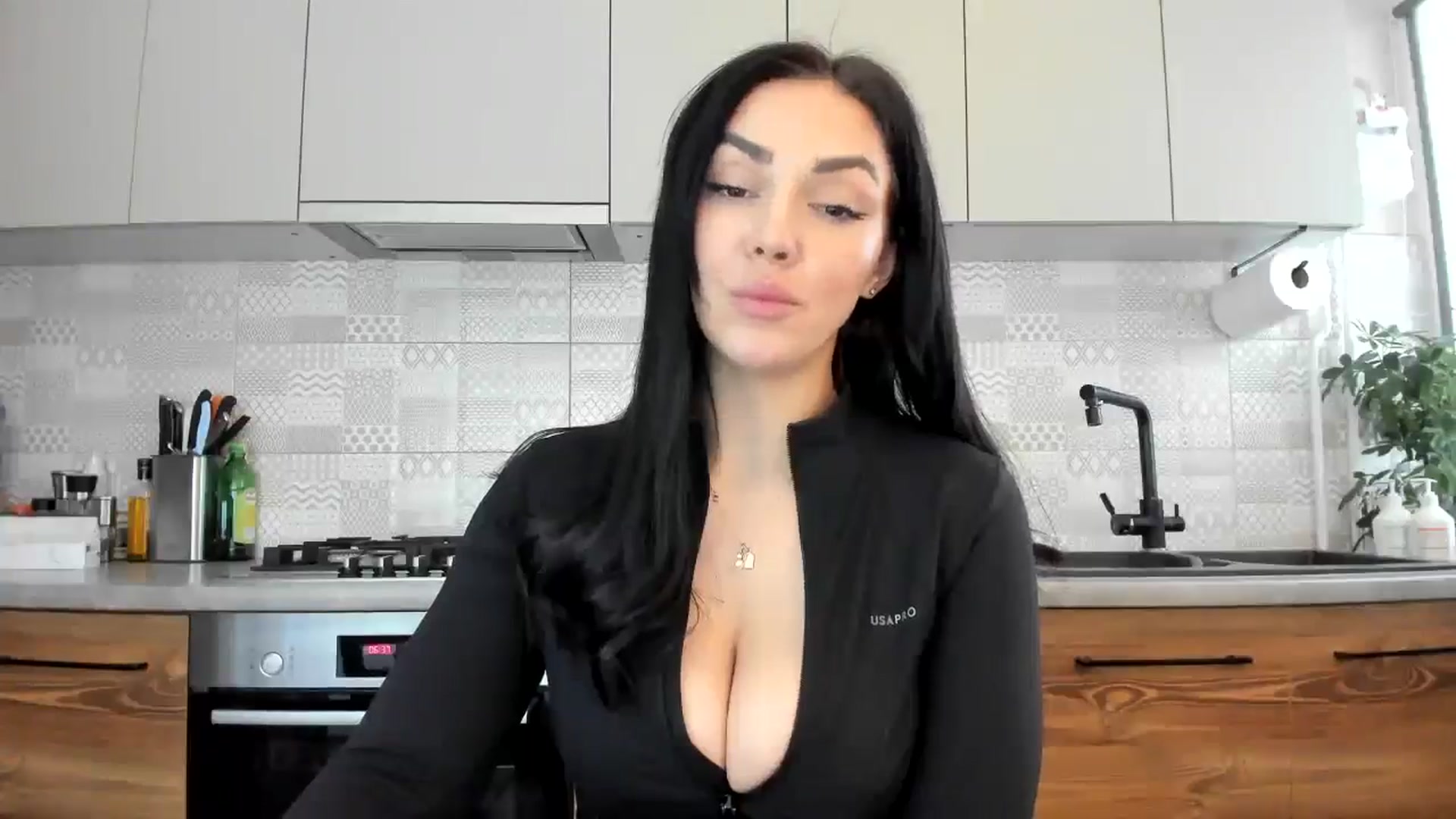 Gallery image thumbnail from MissNelly_'s myfreecams stream on, 01/14/2025, 13:18 image 5 of 20