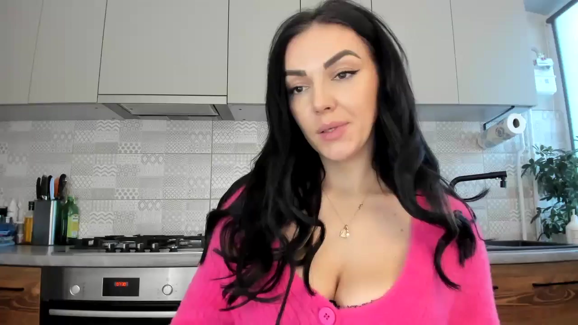 Gallery image thumbnail from MissNelly_'s myfreecams stream on, 01/18/2025, 13:58 image 1 of 20