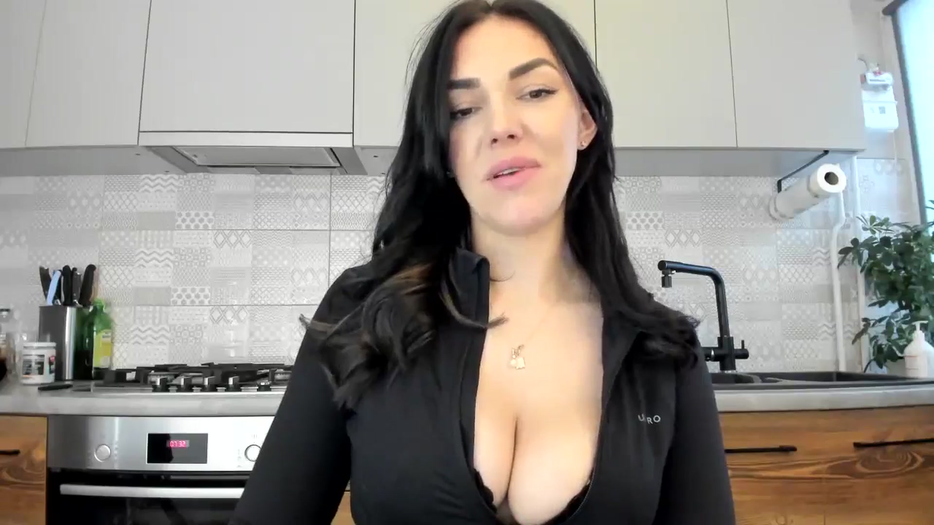 Gallery image thumbnail from MissNelly_'s myfreecams stream on, 01/22/2025, 13:34 image 16 of 20