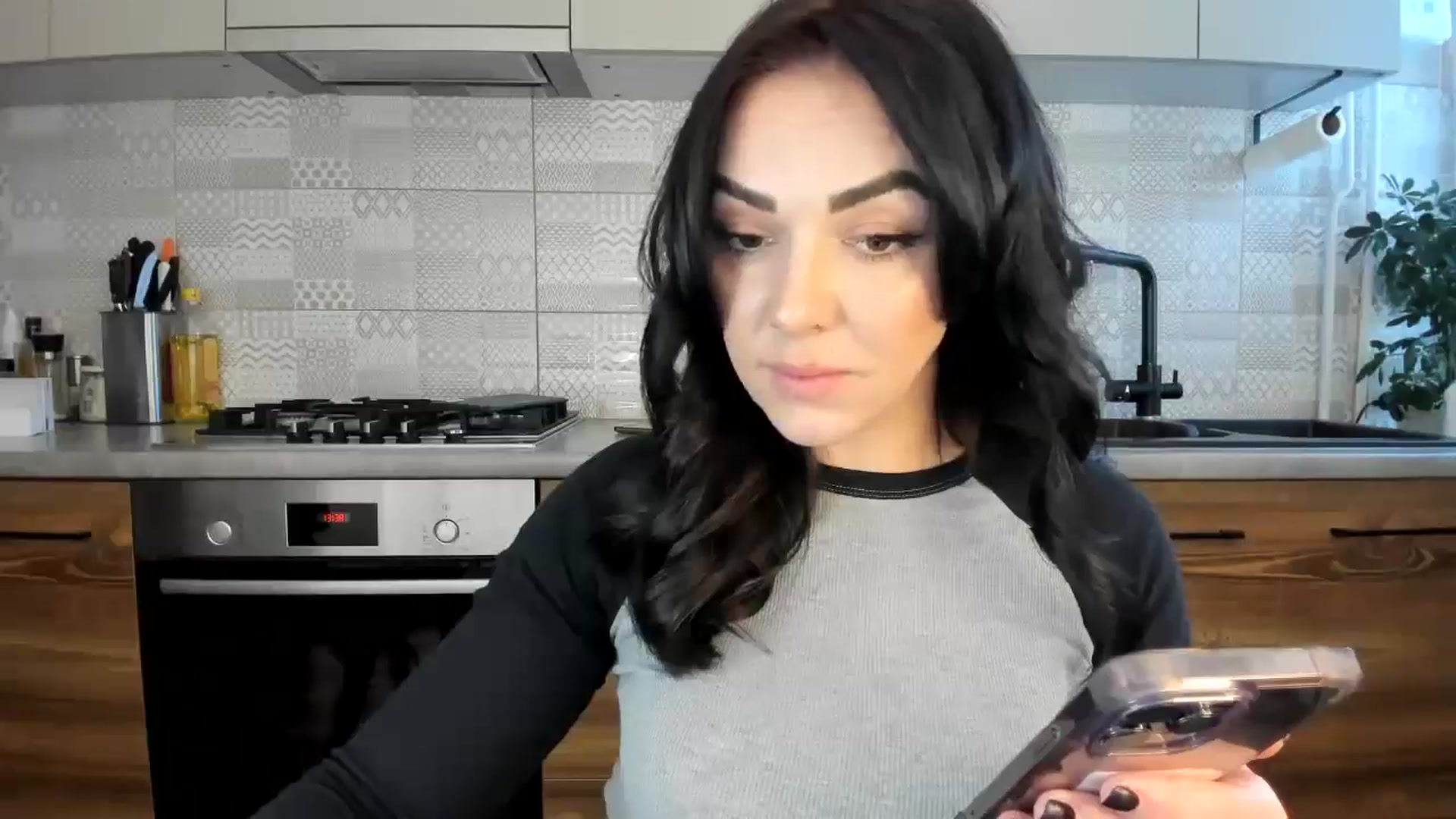 Gallery image thumbnail from MissNelly_'s myfreecams stream on, 02/08/2025, 15:19 image 6 of 20