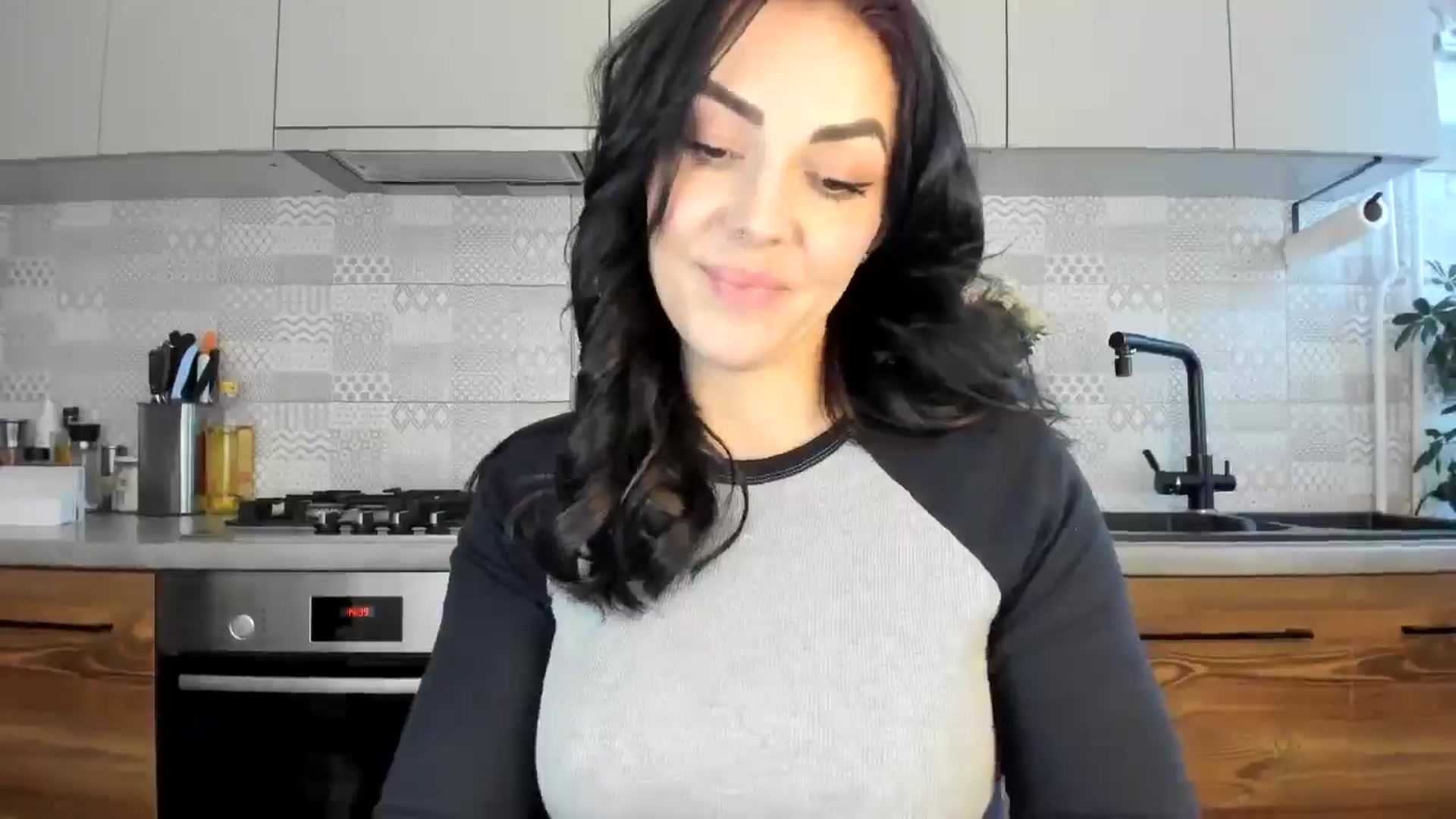 Gallery image thumbnail from MissNelly_'s myfreecams stream on, 02/08/2025, 15:19 image 12 of 20