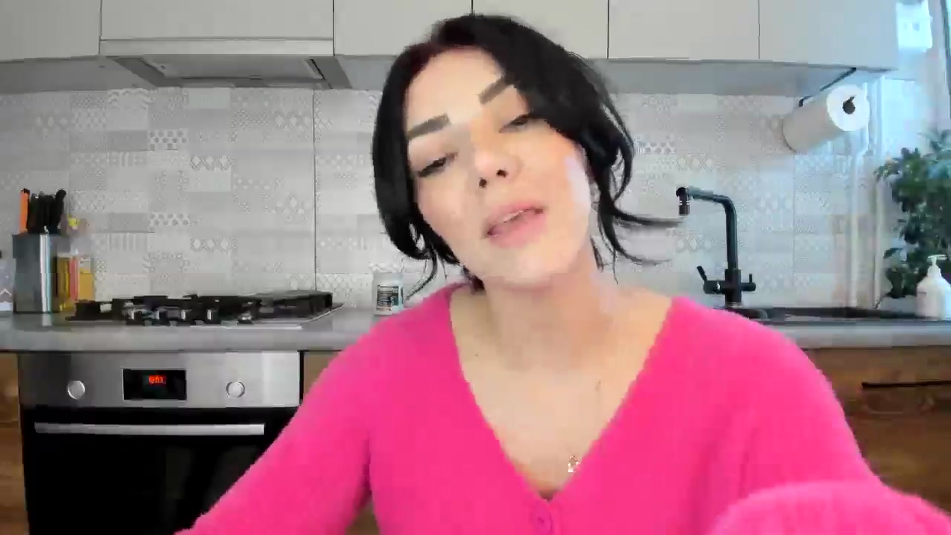Gallery image thumbnail from MissNelly_'s myfreecams stream on, 02/10/2025, 14:31 image 6 of 20