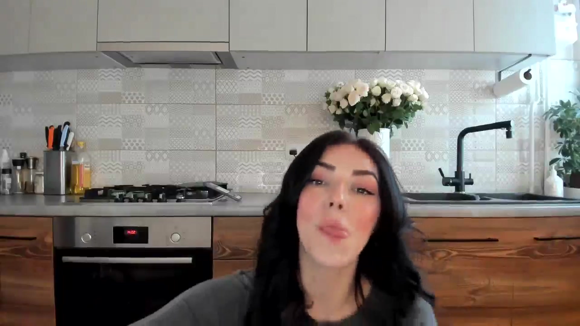 Gallery image thumbnail from MissNelly_'s myfreecams stream on, 02/15/2025, 13:44 image 11 of 20