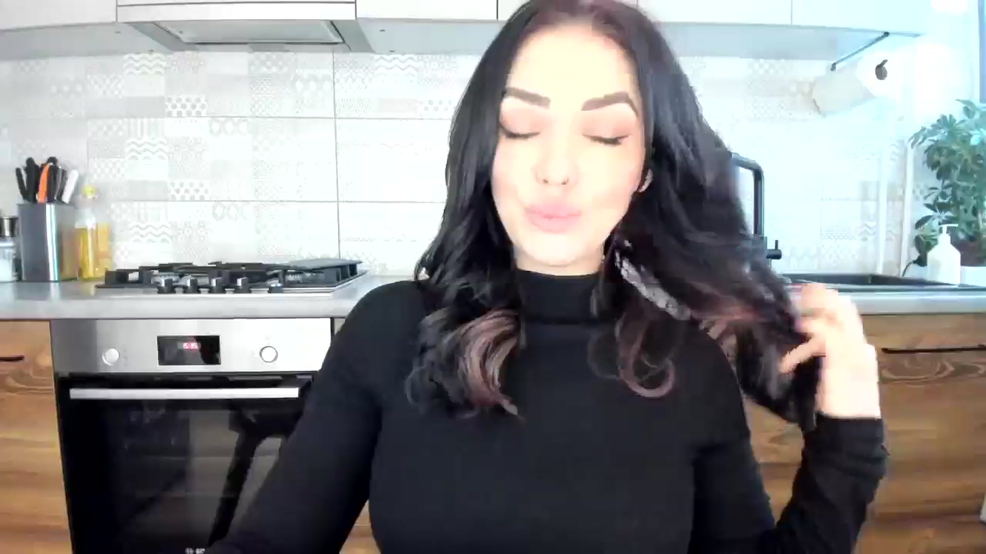 Gallery image thumbnail from MissNelly_'s myfreecams stream on, 02/20/2025, 15:02 image 15 of 20