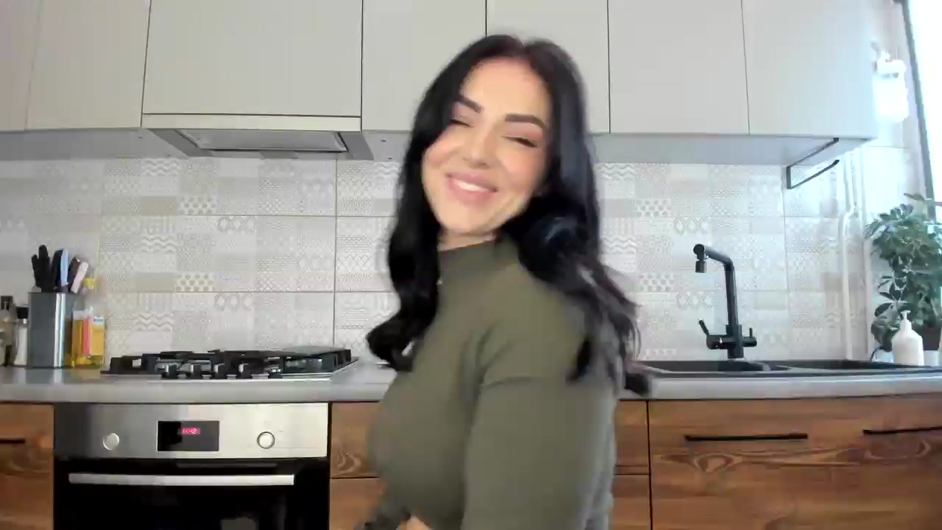Gallery image thumbnail from MissNelly_'s myfreecams stream on, 02/23/2025, 14:26 image 17 of 20