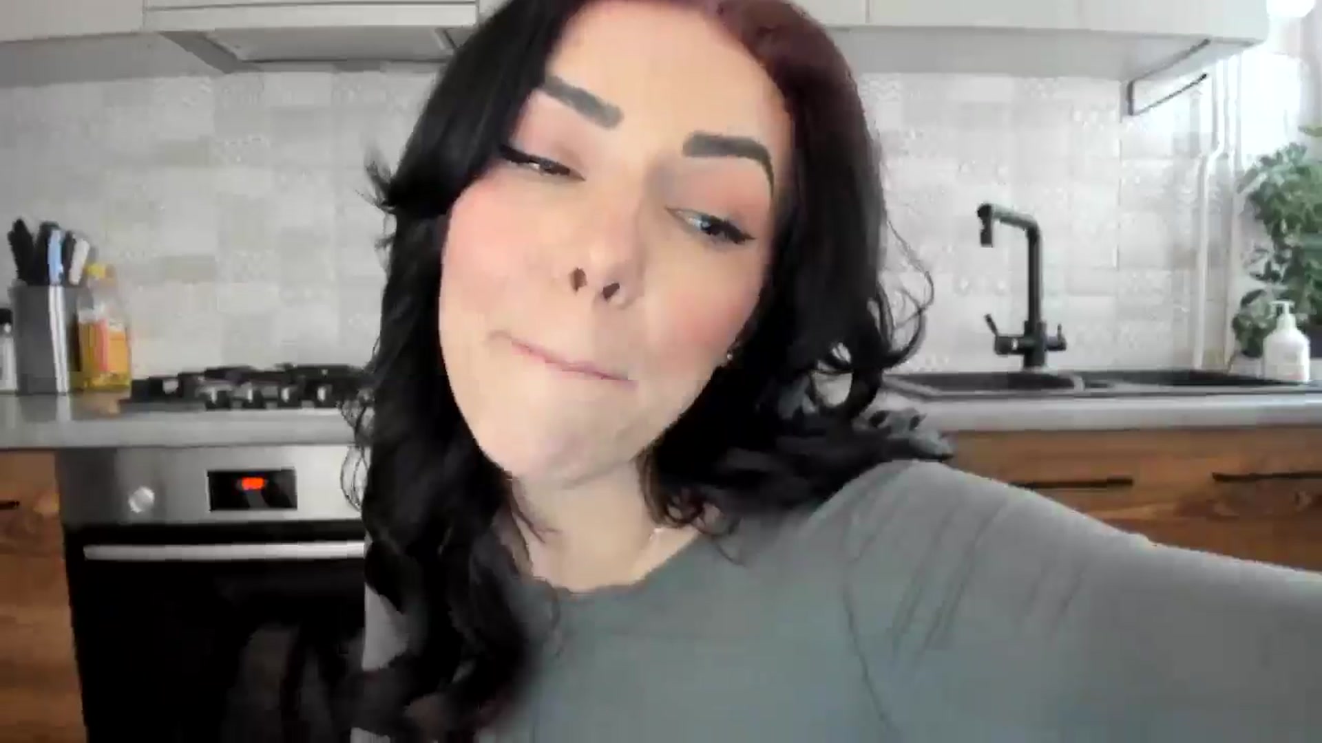 Gallery image thumbnail from MissNelly_'s myfreecams stream on, 02/24/2025, 12:41 image 19 of 20