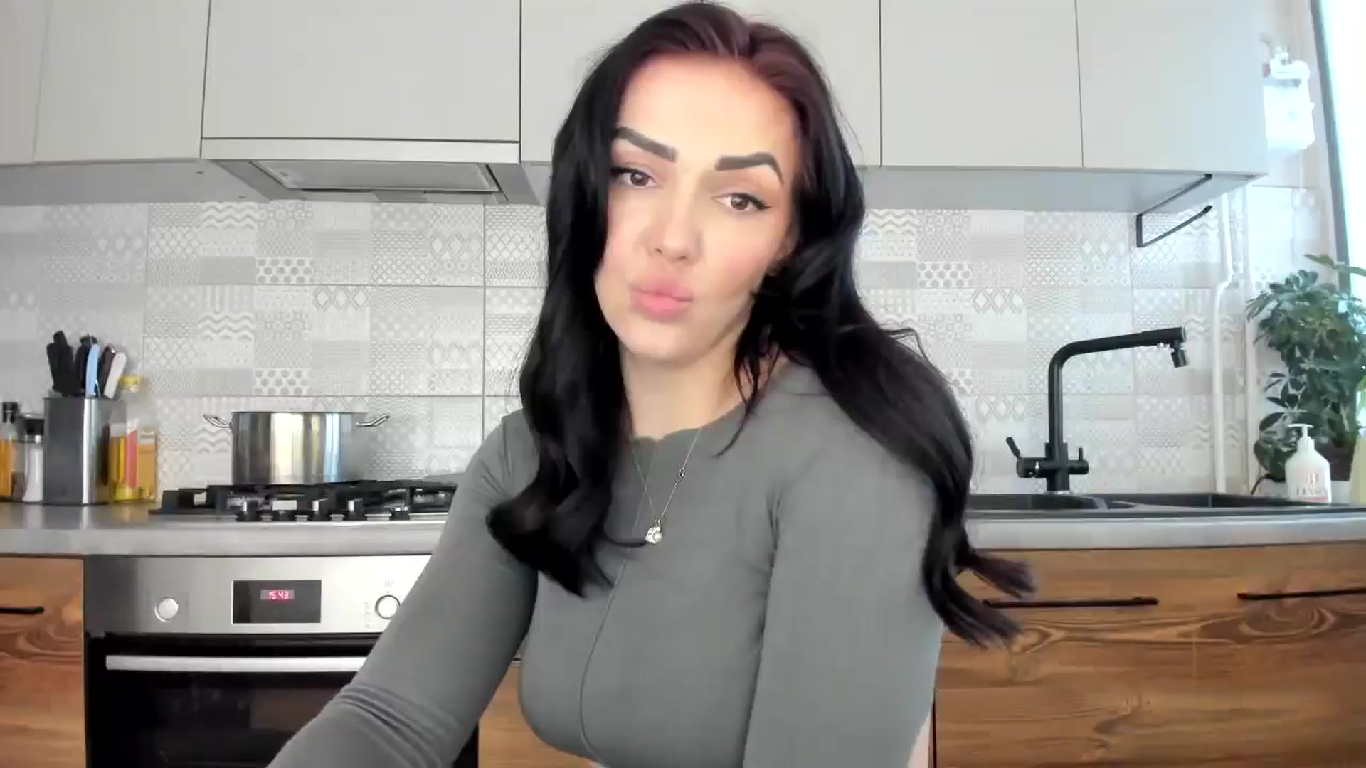 Gallery image thumbnail from MissNelly_'s myfreecams stream on, 02/24/2025, 15:03 image 19 of 20