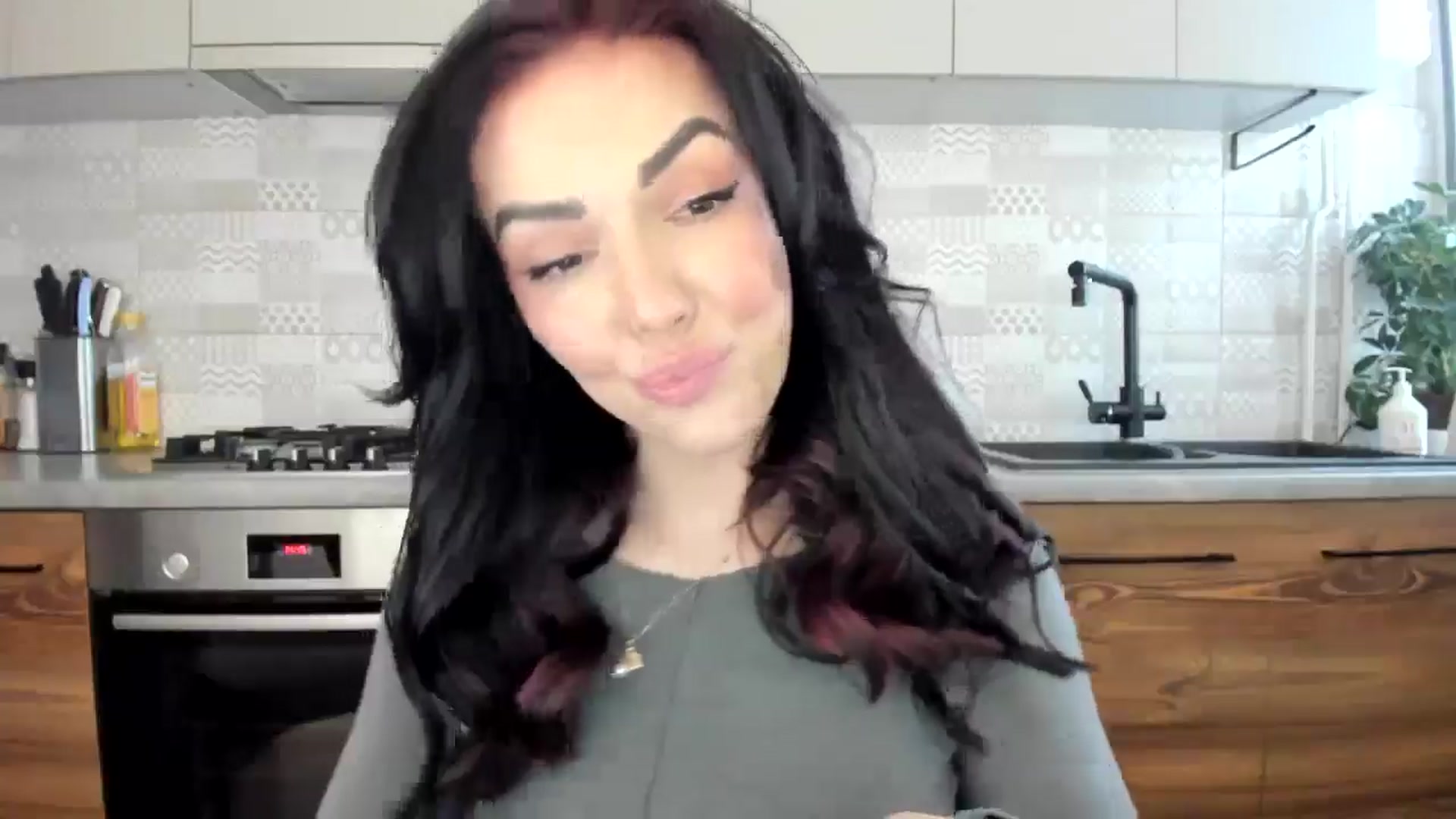 Gallery image thumbnail from MissNelly_'s myfreecams stream on, 02/24/2025, 15:03 image 8 of 20