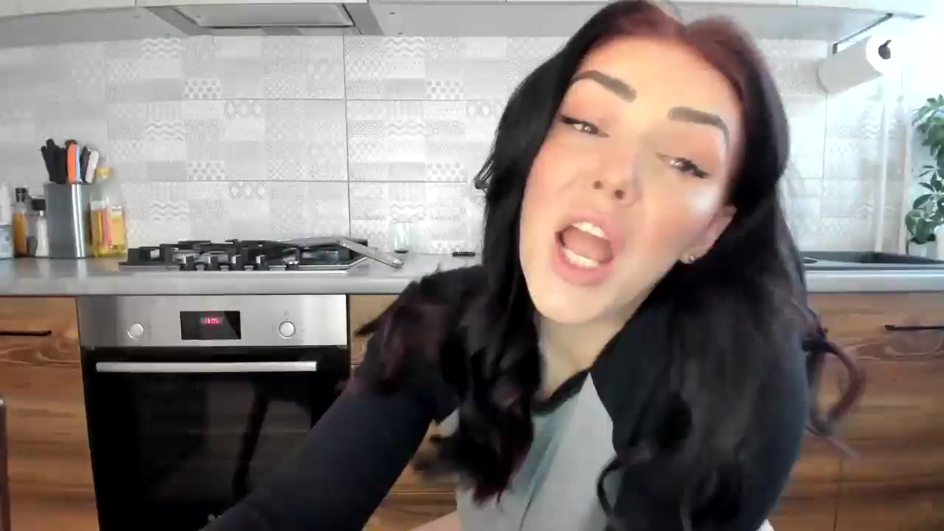 Gallery image thumbnail from MissNelly_'s myfreecams stream on, 02/25/2025, 12:39 image 4 of 20