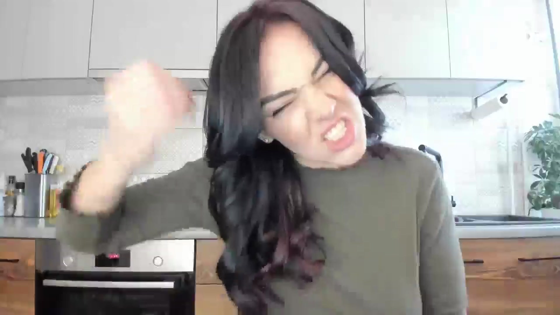 Gallery image thumbnail from MissNelly_'s myfreecams stream on, 02/26/2025, 14:44 image 10 of 20