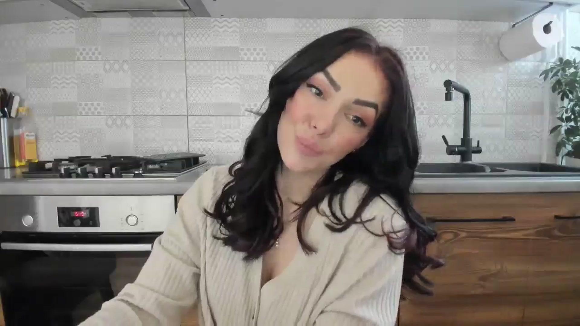 Gallery image thumbnail from MissNelly_'s myfreecams stream on, 02/27/2025, 14:51 image 15 of 20