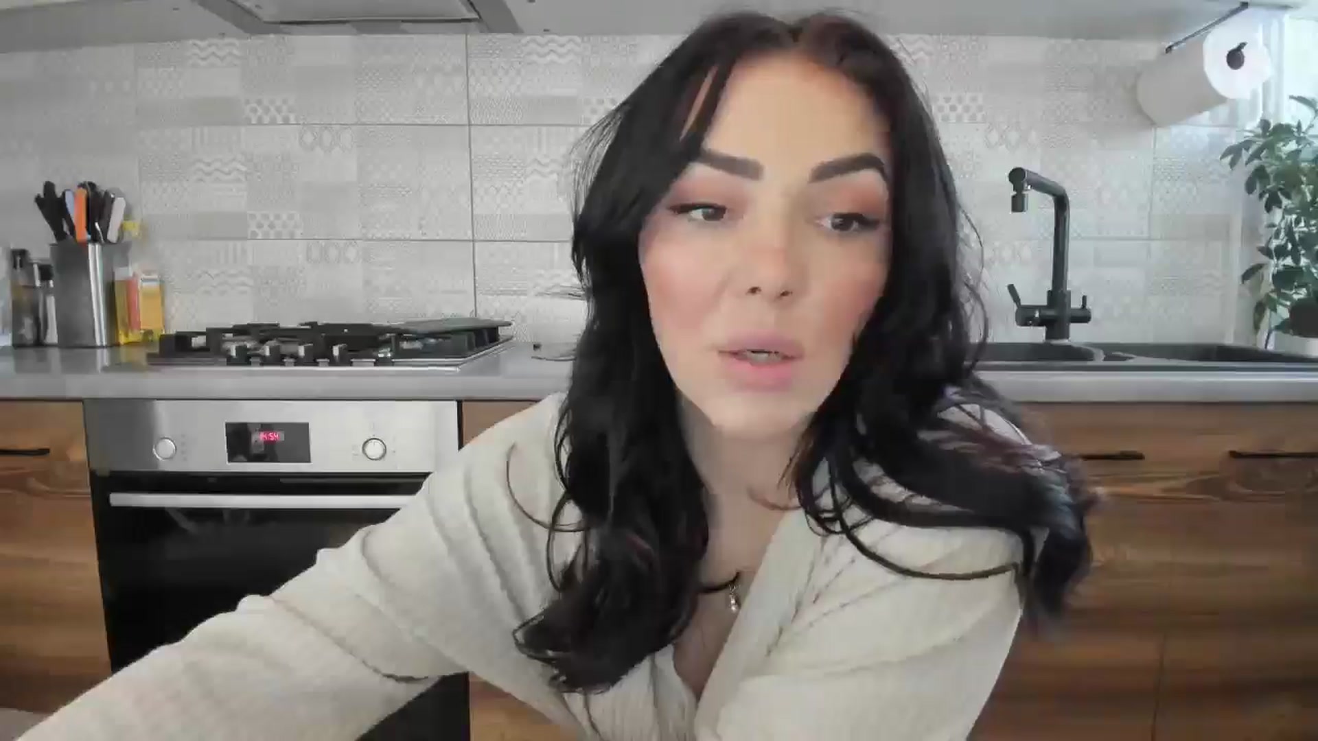Gallery image thumbnail from MissNelly_'s myfreecams stream on, 02/27/2025, 14:51 image 9 of 20