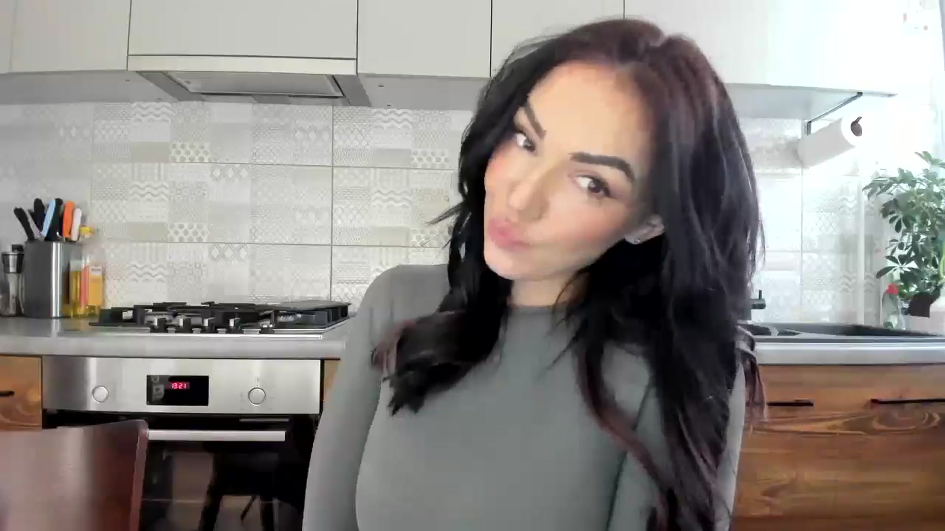 Gallery image thumbnail from MissNelly_'s myfreecams stream on, 03/11/2025, 14:05 image 14 of 20