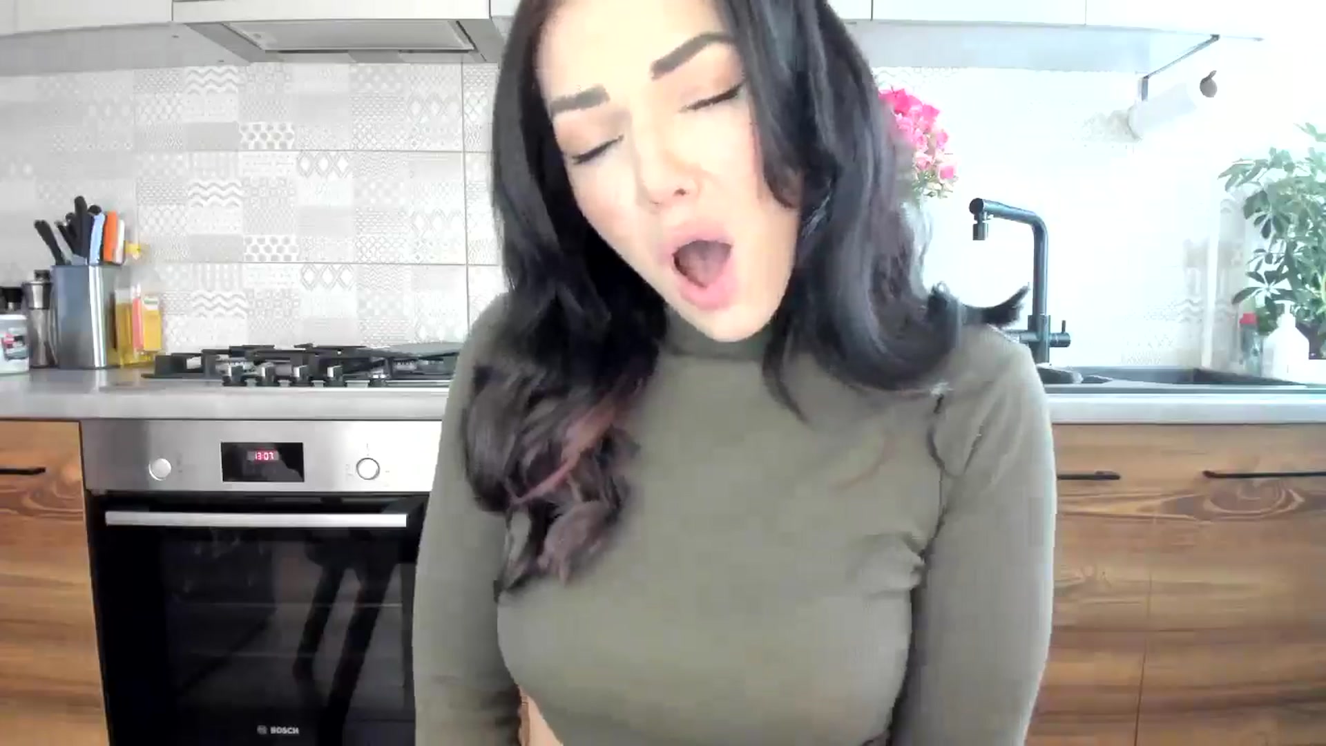 Gallery image thumbnail from MissNelly_'s myfreecams stream on, 03/12/2025, 13:34 image 11 of 20