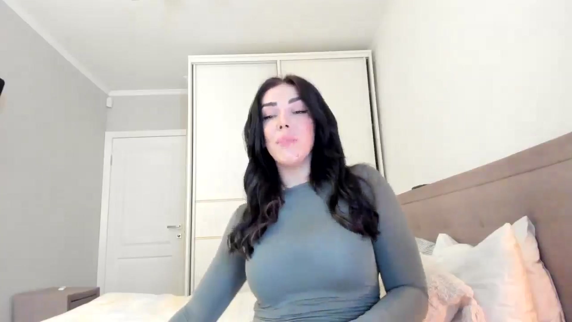 Gallery image thumbnail from MissNelly_'s myfreecams stream on, 03/24/2025, 15:03 image 11 of 20