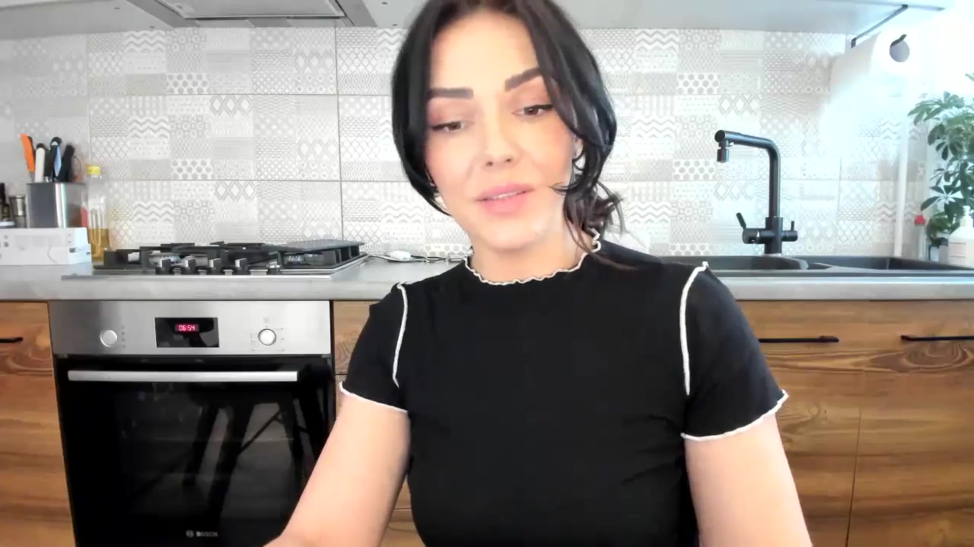 Gallery image thumbnail from MissNelly_'s myfreecams stream on, 03/29/2025, 14:44 image 12 of 20