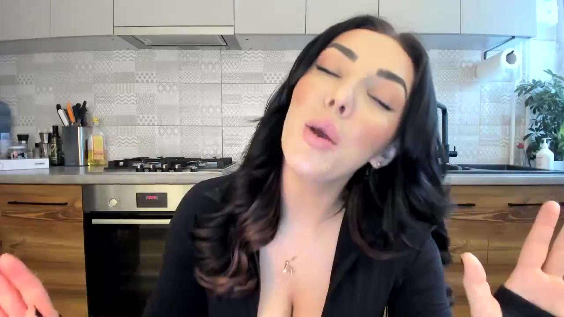 Gallery image thumbnail from MissNelly_'s myfreecams stream on, 03/31/2025, 10:03 image 16 of 20