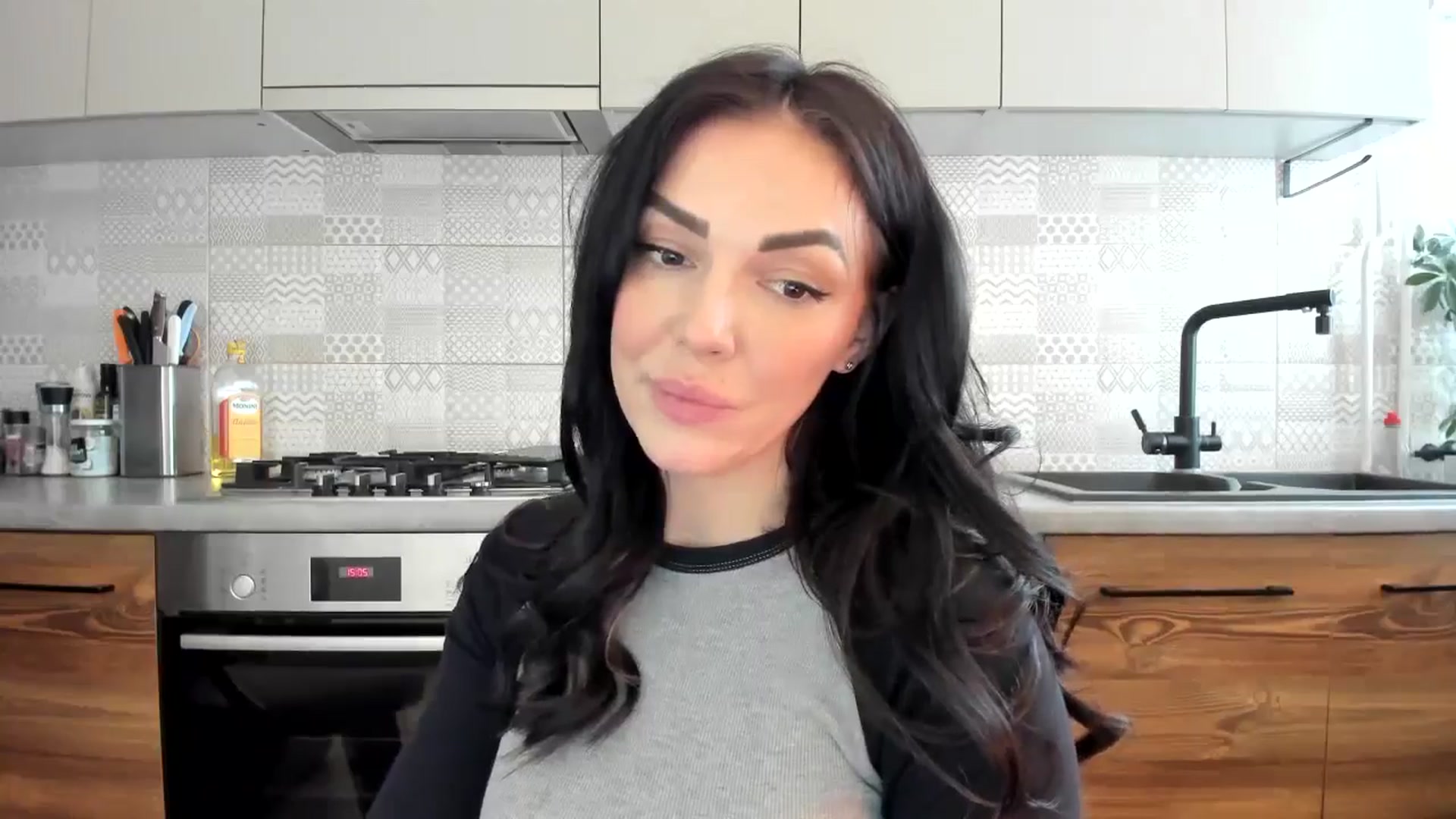 Gallery image thumbnail from MissNelly_'s myfreecams stream on, 04/07/2025, 13:19 image 9 of 20