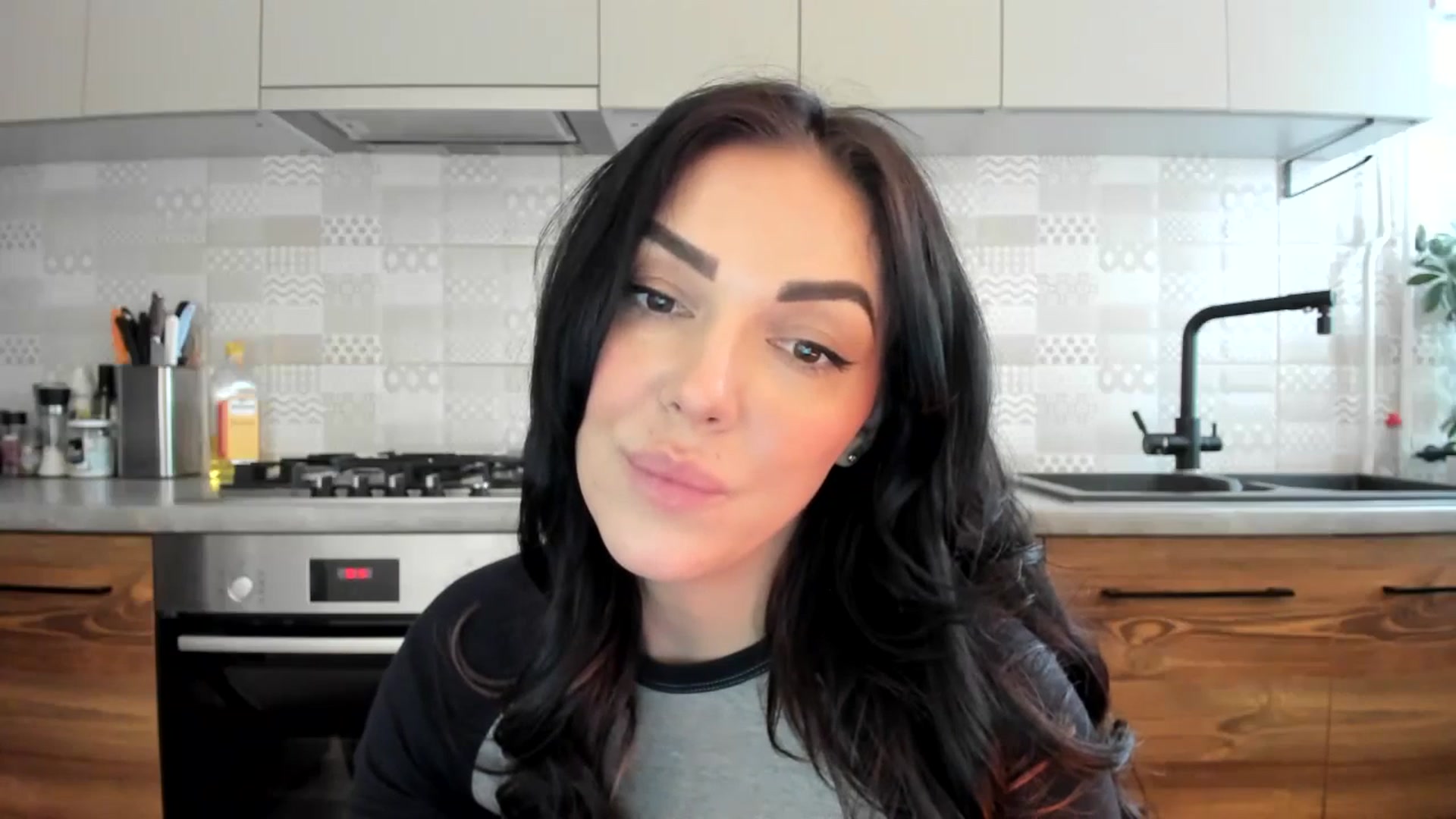 Gallery image thumbnail from MissNelly_'s myfreecams stream on, 04/07/2025, 13:19 image 10 of 20