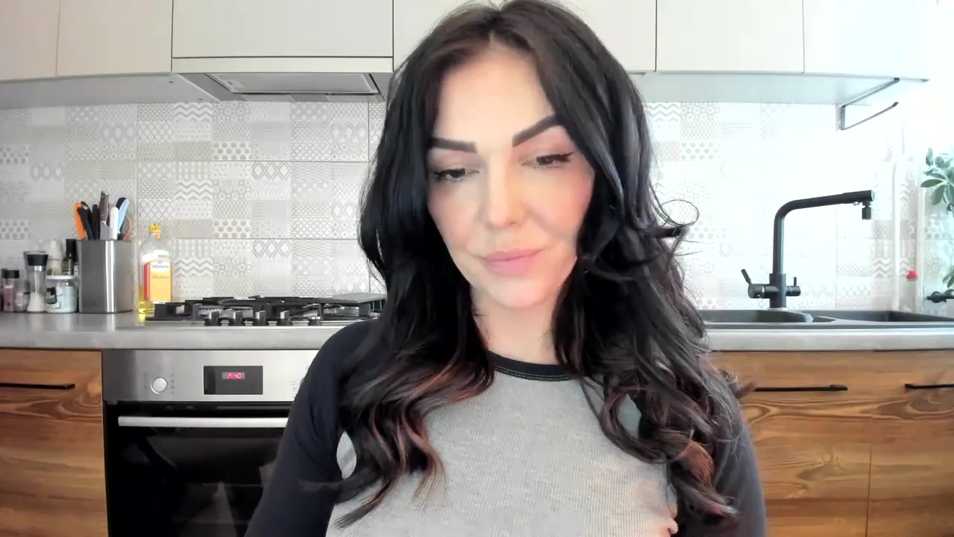 Gallery image thumbnail from MissNelly_'s myfreecams stream on, 04/07/2025, 13:19 image 12 of 20