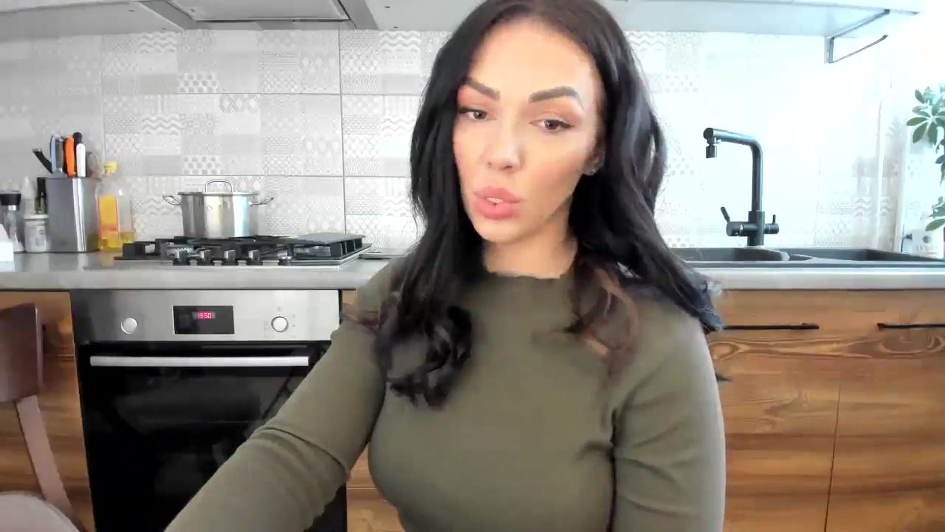 Gallery image thumbnail from MissNelly_'s myfreecams stream on, 04/10/2025, 10:27 image 8 of 20