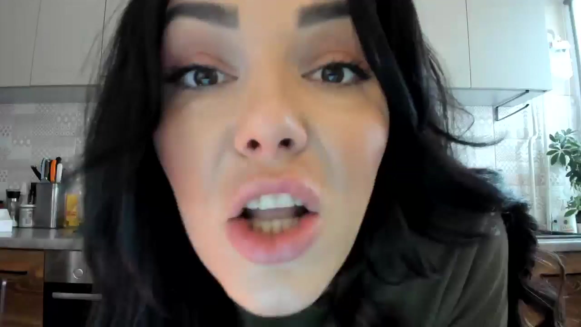 Gallery image thumbnail from MissNelly_'s myfreecams stream on, 04/10/2025, 10:27 image 1 of 20