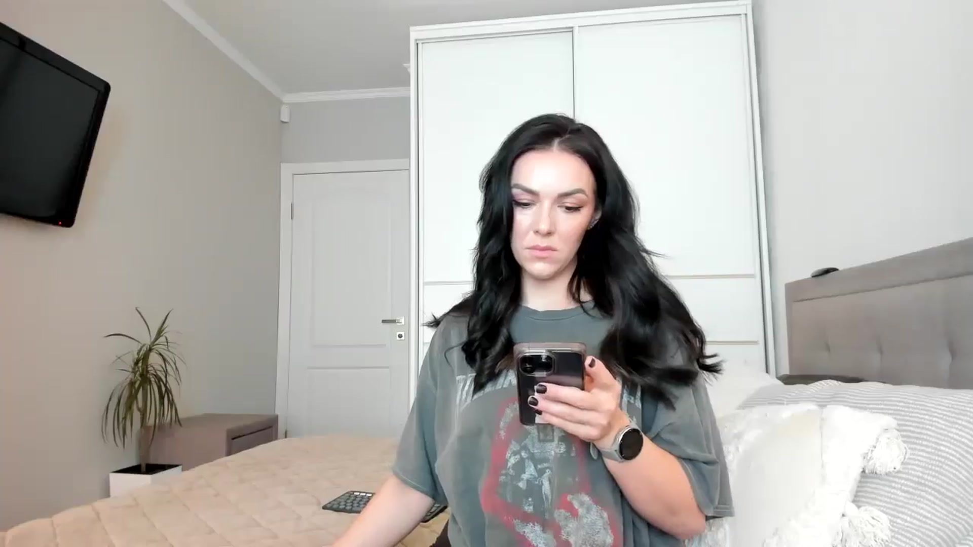 Gallery image thumbnail from MissNelly_'s myfreecams stream on, 04/12/2025, 13:39 image 5 of 20