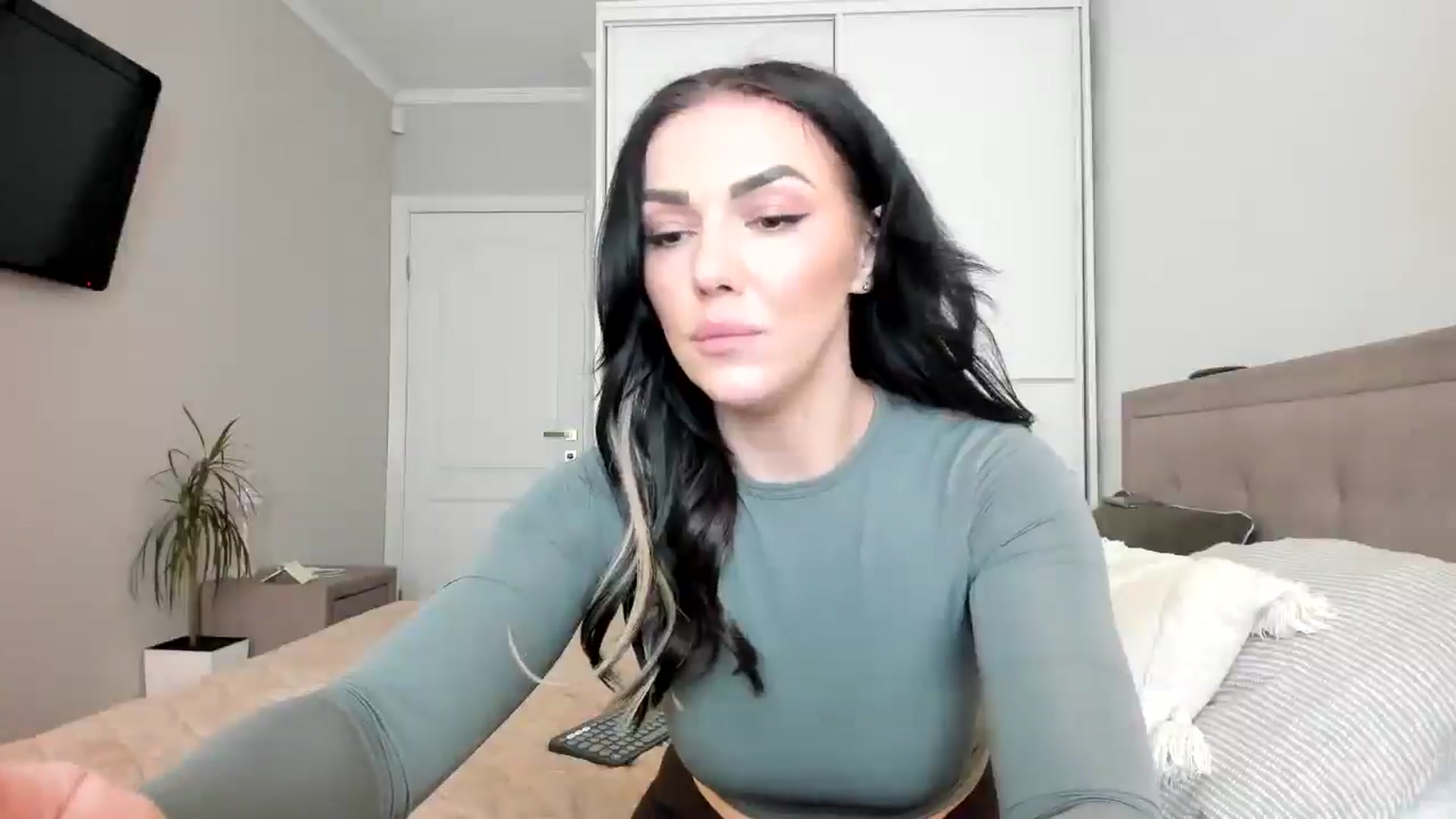 Gallery image thumbnail from MissNelly_'s myfreecams stream on, 04/15/2025, 11:50 image 8 of 20