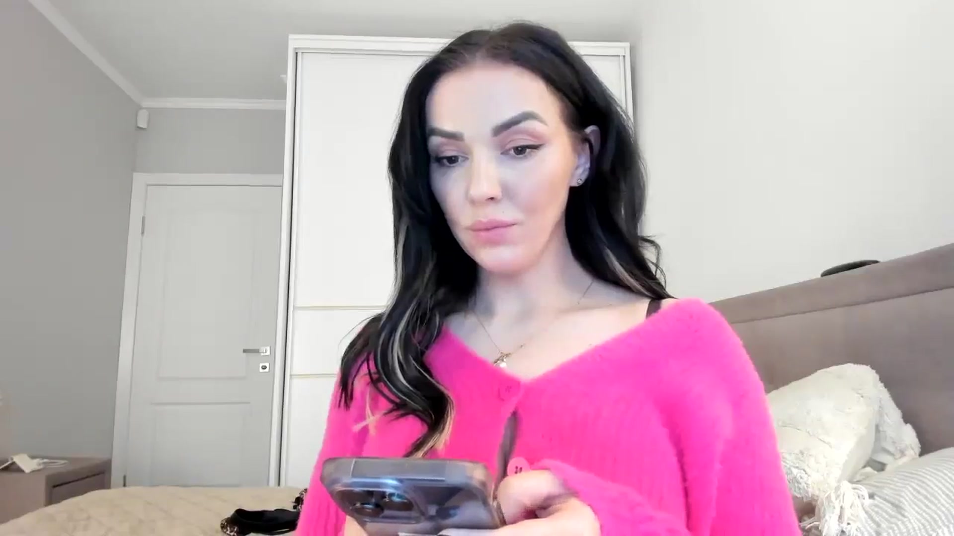Gallery image thumbnail from MissNelly_'s myfreecams stream on, 04/15/2025, 15:22 image 11 of 20