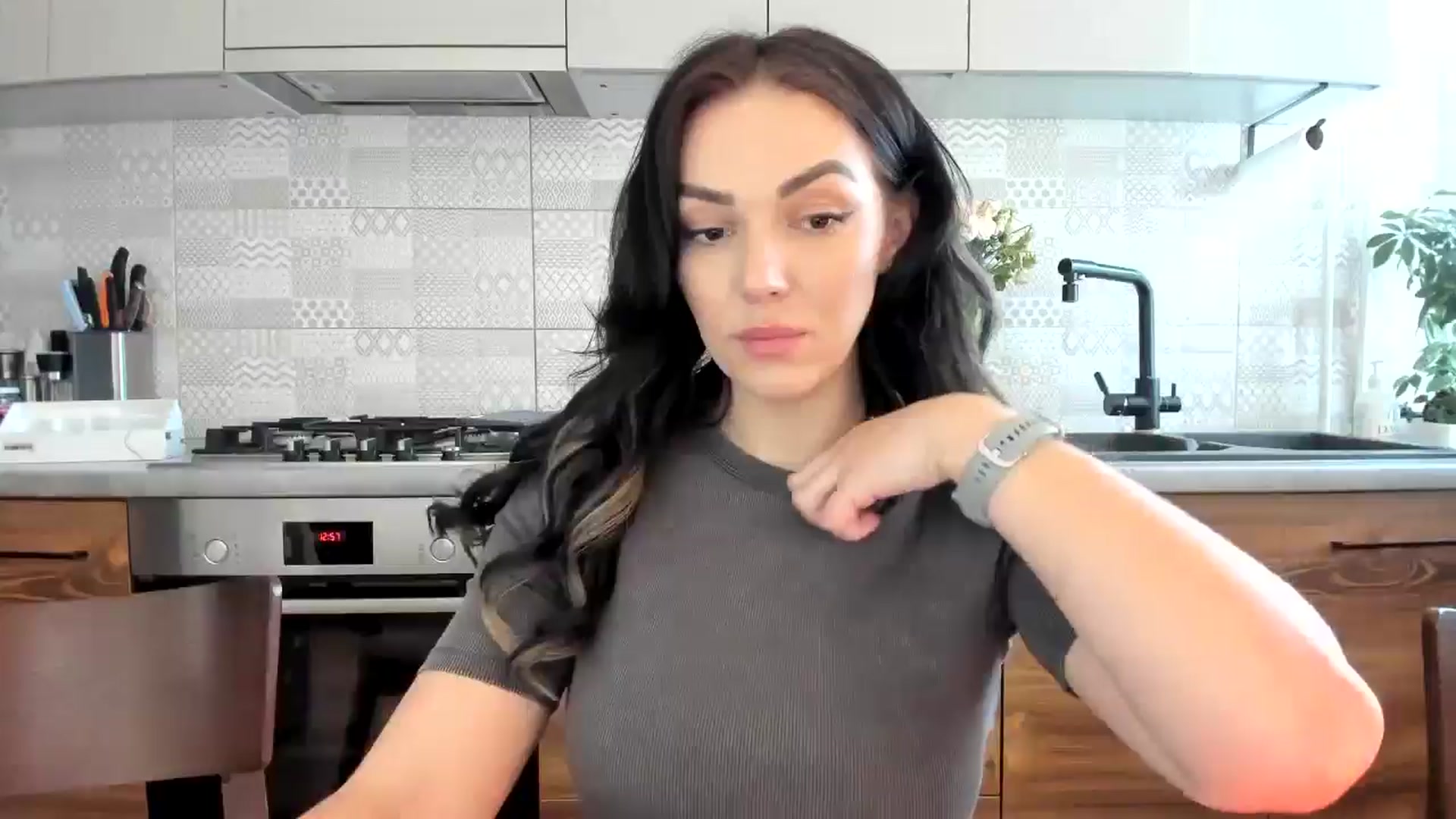 Gallery image thumbnail from MissNelly_'s myfreecams stream on, 04/24/2025, 09:31 image 9 of 20