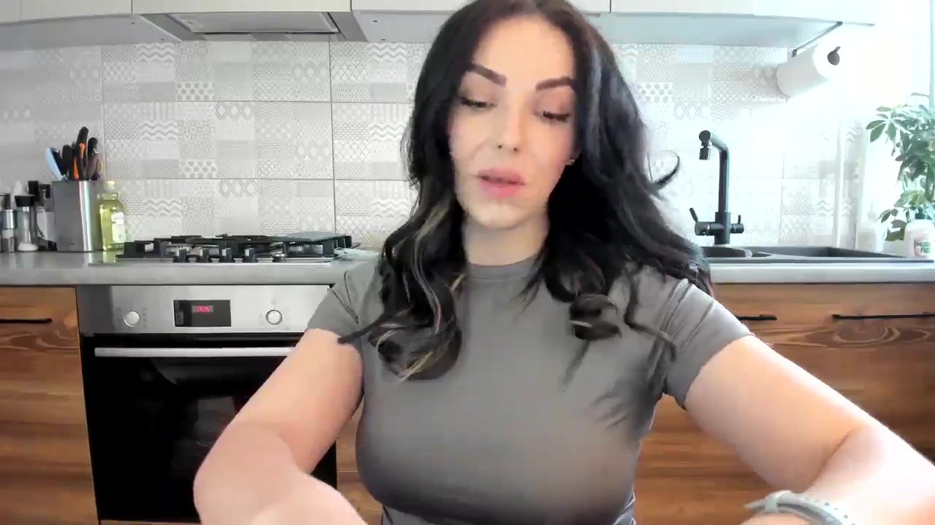 Gallery image thumbnail from MissNelly_'s myfreecams stream on, 04/25/2025, 09:58 image 7 of 20