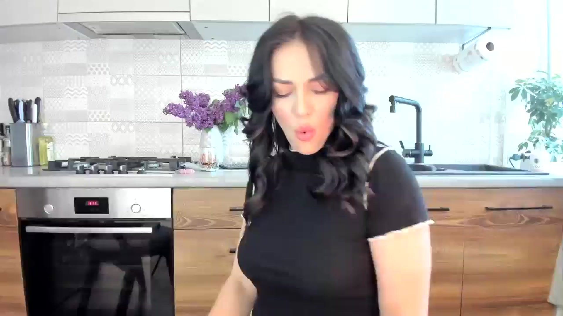 Gallery image thumbnail from MissNelly_'s myfreecams stream on, 04/30/2025, 10:48 image 3 of 20