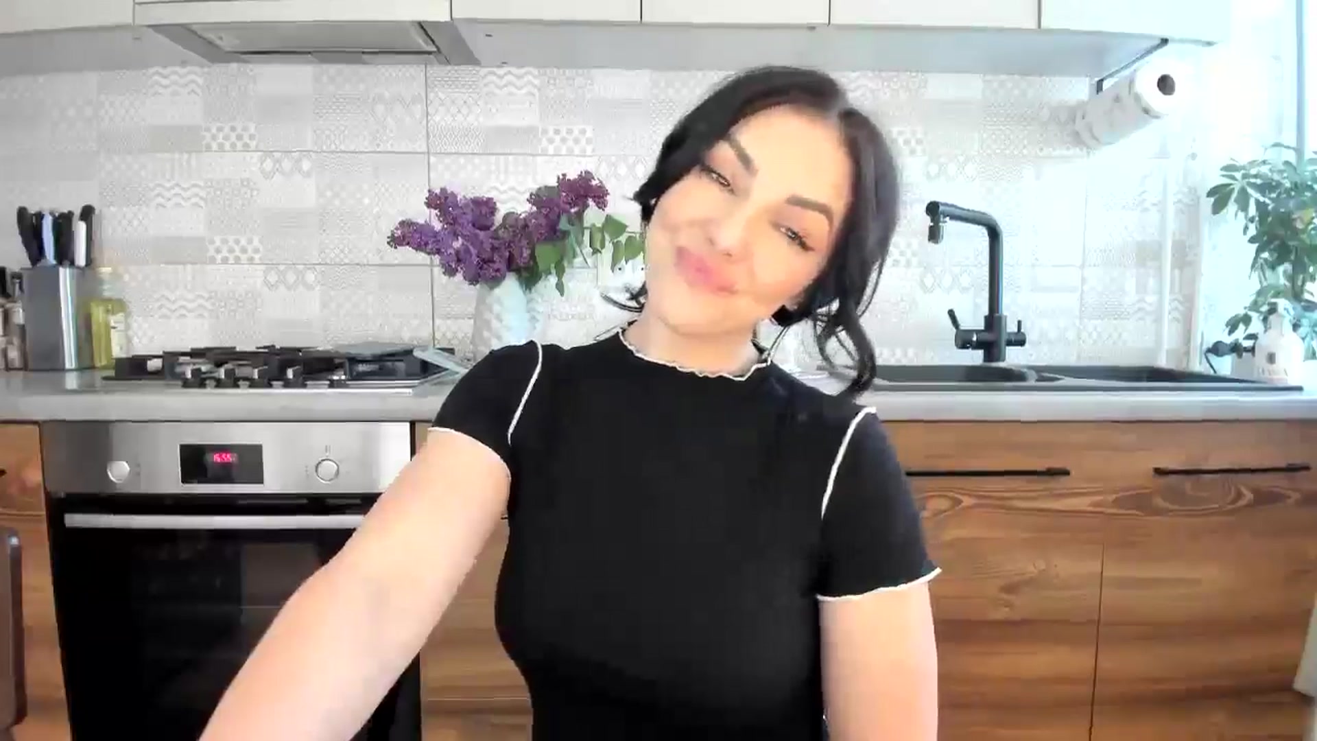 Gallery image thumbnail from MissNelly_'s myfreecams stream on, 04/30/2025, 12:32 image 10 of 20