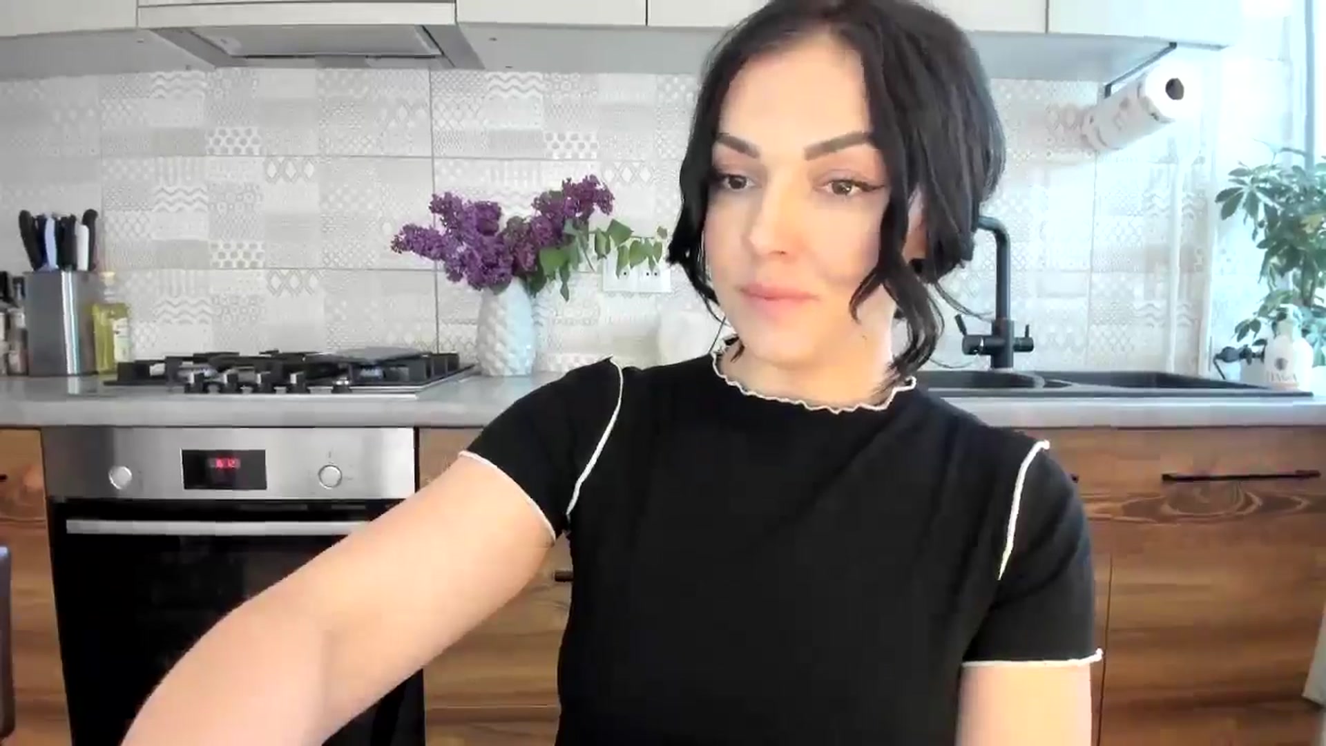 Gallery image thumbnail from MissNelly_'s myfreecams stream on, 04/30/2025, 12:32 image 14 of 20