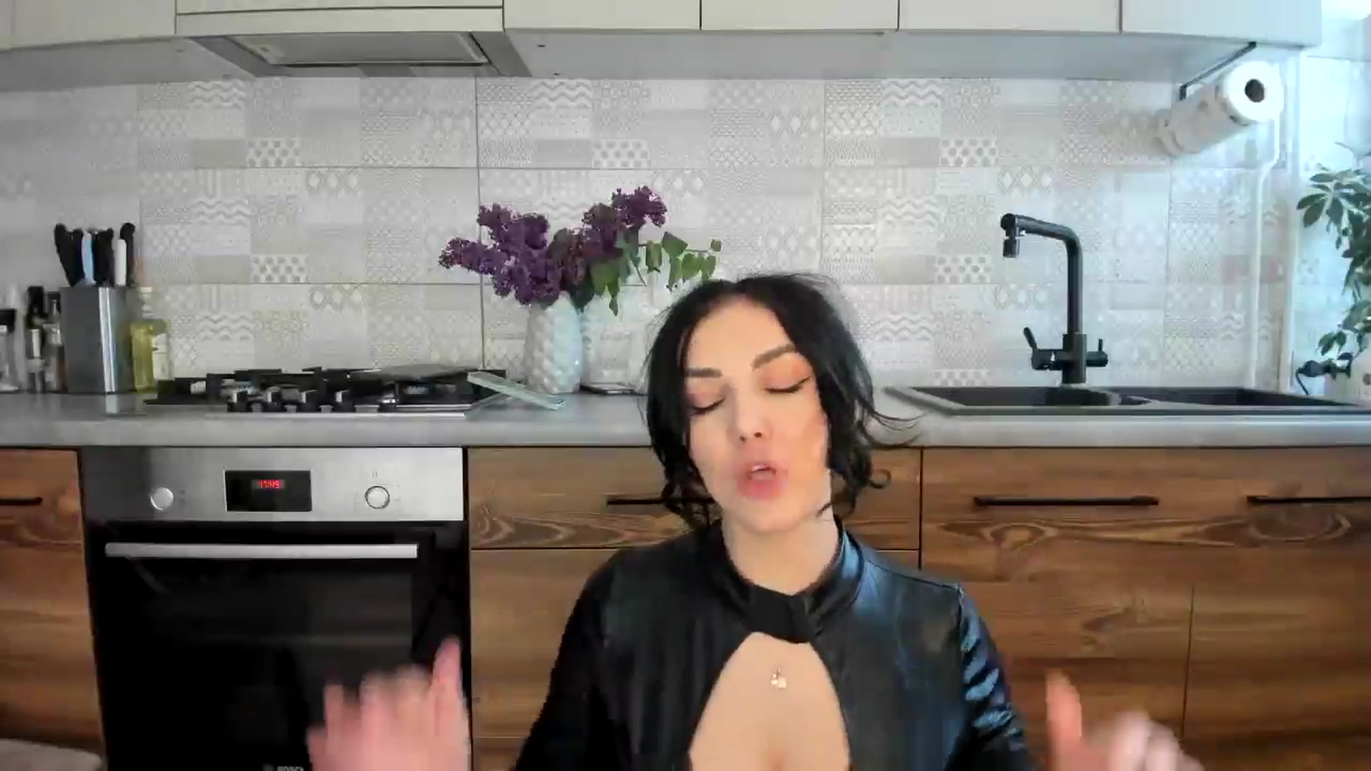 Gallery image thumbnail from MissNelly_'s myfreecams stream on, 04/30/2025, 14:01 image 15 of 20