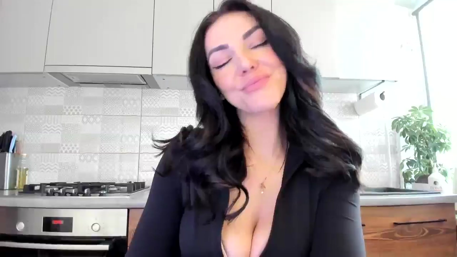 Gallery image thumbnail from MissNelly_'s myfreecams stream on, 05/08/2025, 11:47 image 18 of 20