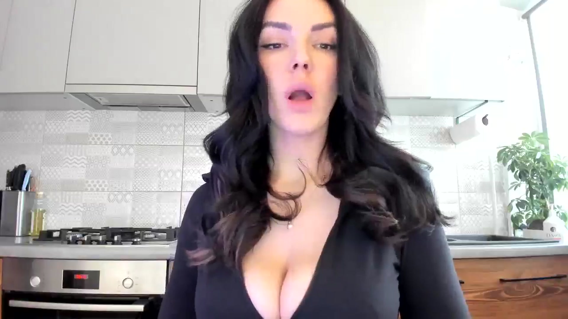 Gallery image thumbnail from MissNelly_'s myfreecams stream on, 05/08/2025, 14:00 image 6 of 20