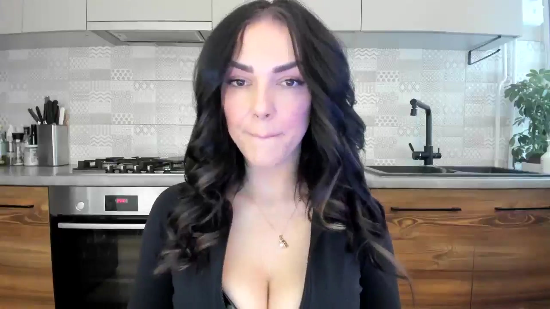 Gallery image thumbnail from MissNelly_'s myfreecams stream on, 05/10/2025, 12:51 image 12 of 20