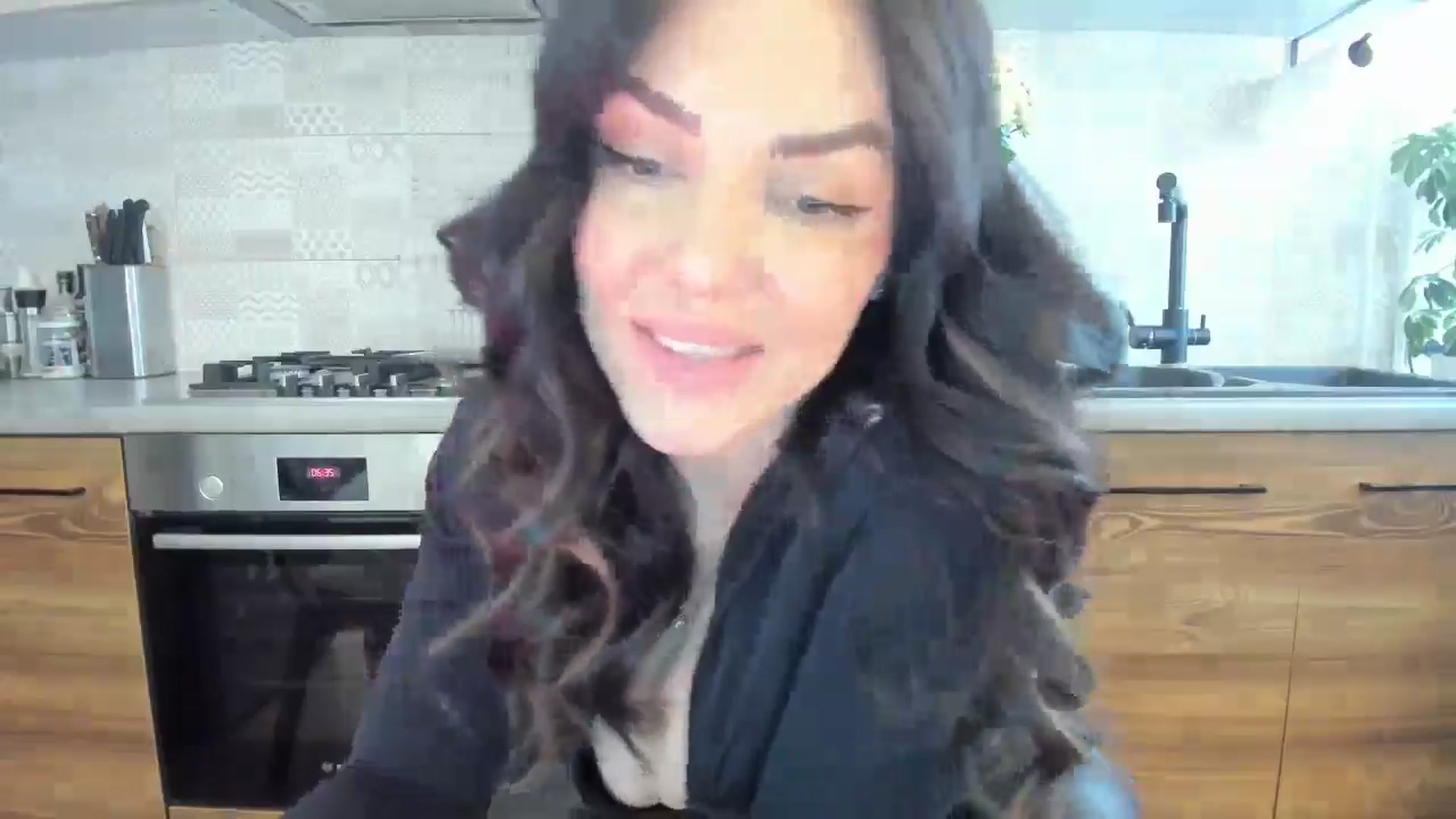 Gallery image thumbnail from MissNelly_'s myfreecams stream on, 05/13/2025, 14:04 image 11 of 20