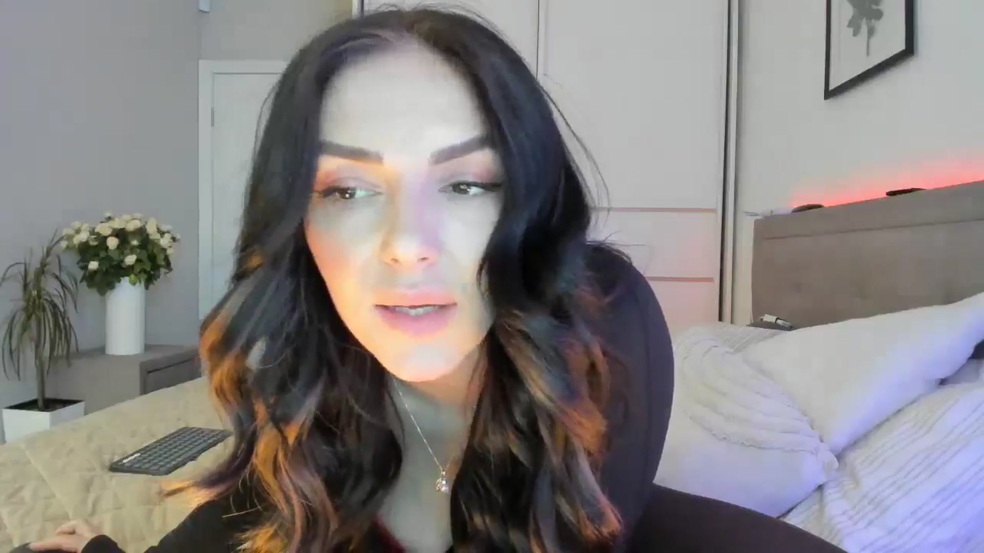 Gallery image thumbnail from MissNelly_'s myfreecams stream on, 05/15/2025, 14:41 image 17 of 20