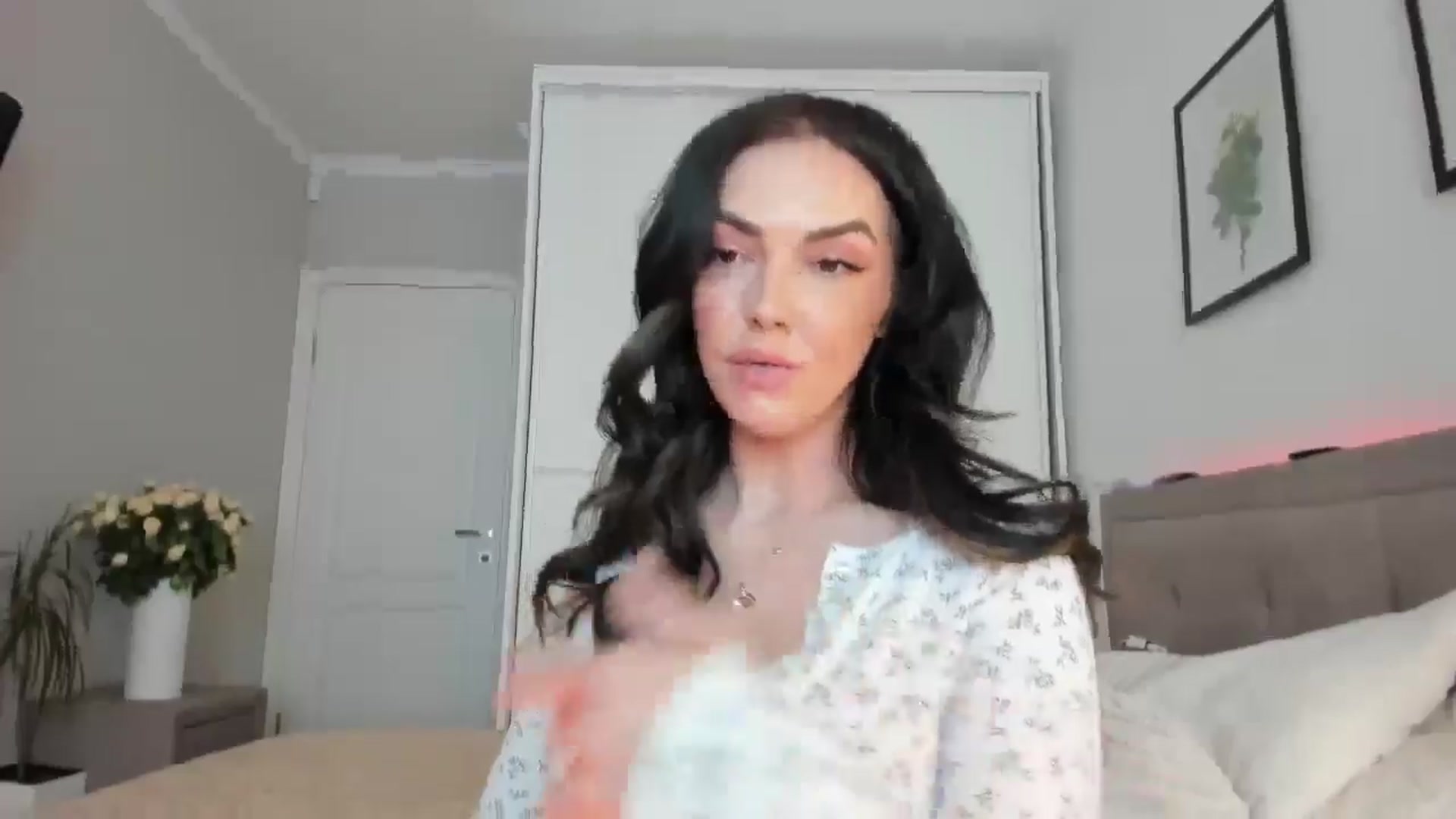 Gallery image thumbnail from MissNelly_'s myfreecams stream on, 05/15/2025, 14:41 image 11 of 20
