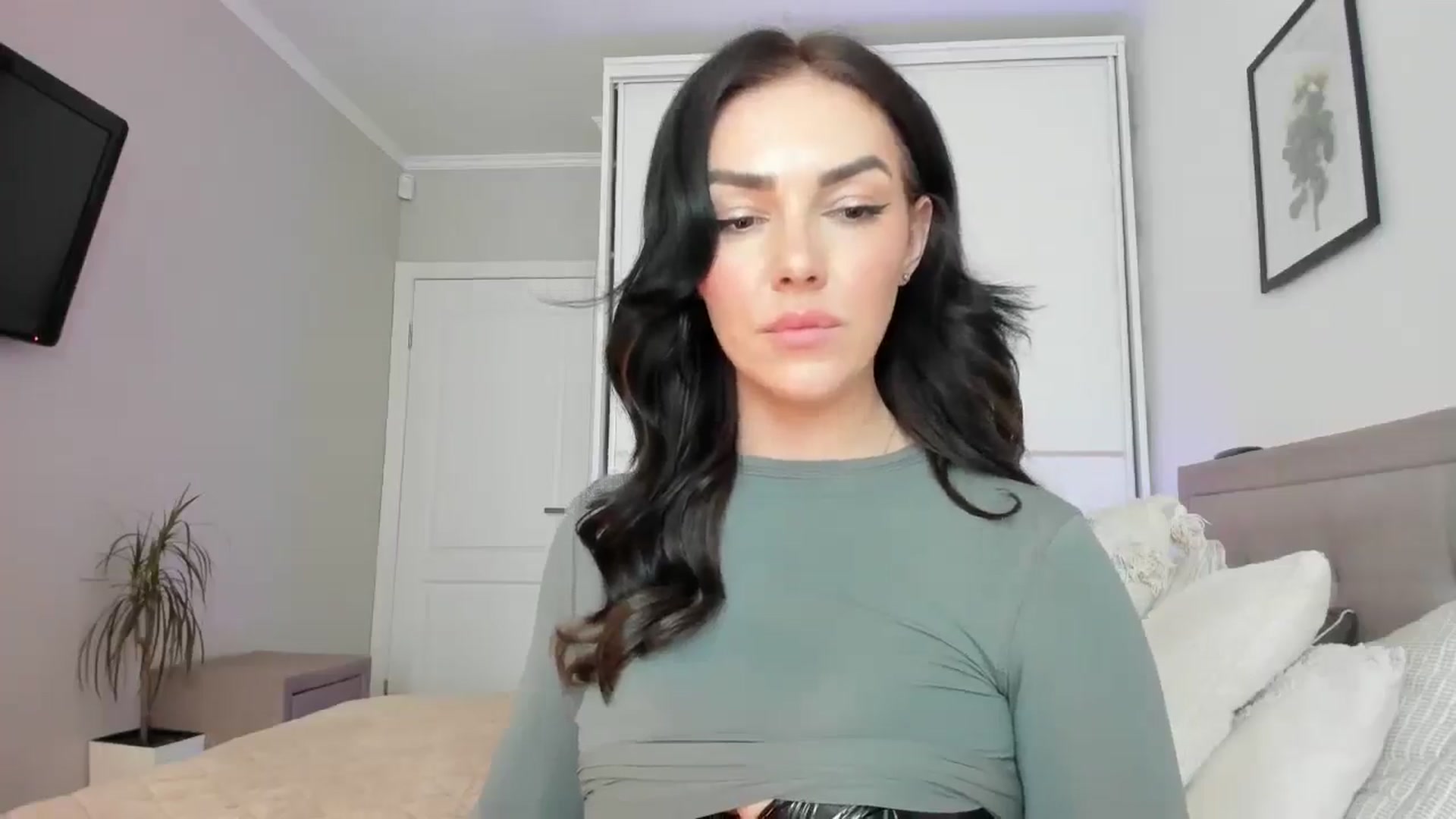 Gallery image thumbnail from MissNelly_'s myfreecams stream on, 05/17/2025, 11:17 image 19 of 20