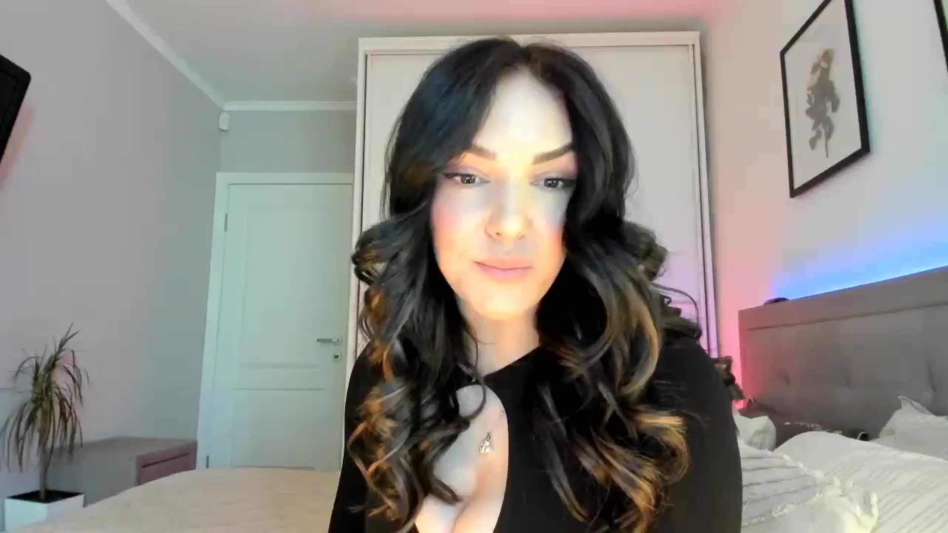 Gallery image thumbnail from MissNelly_'s myfreecams stream on, 05/19/2025, 11:49 image 19 of 20