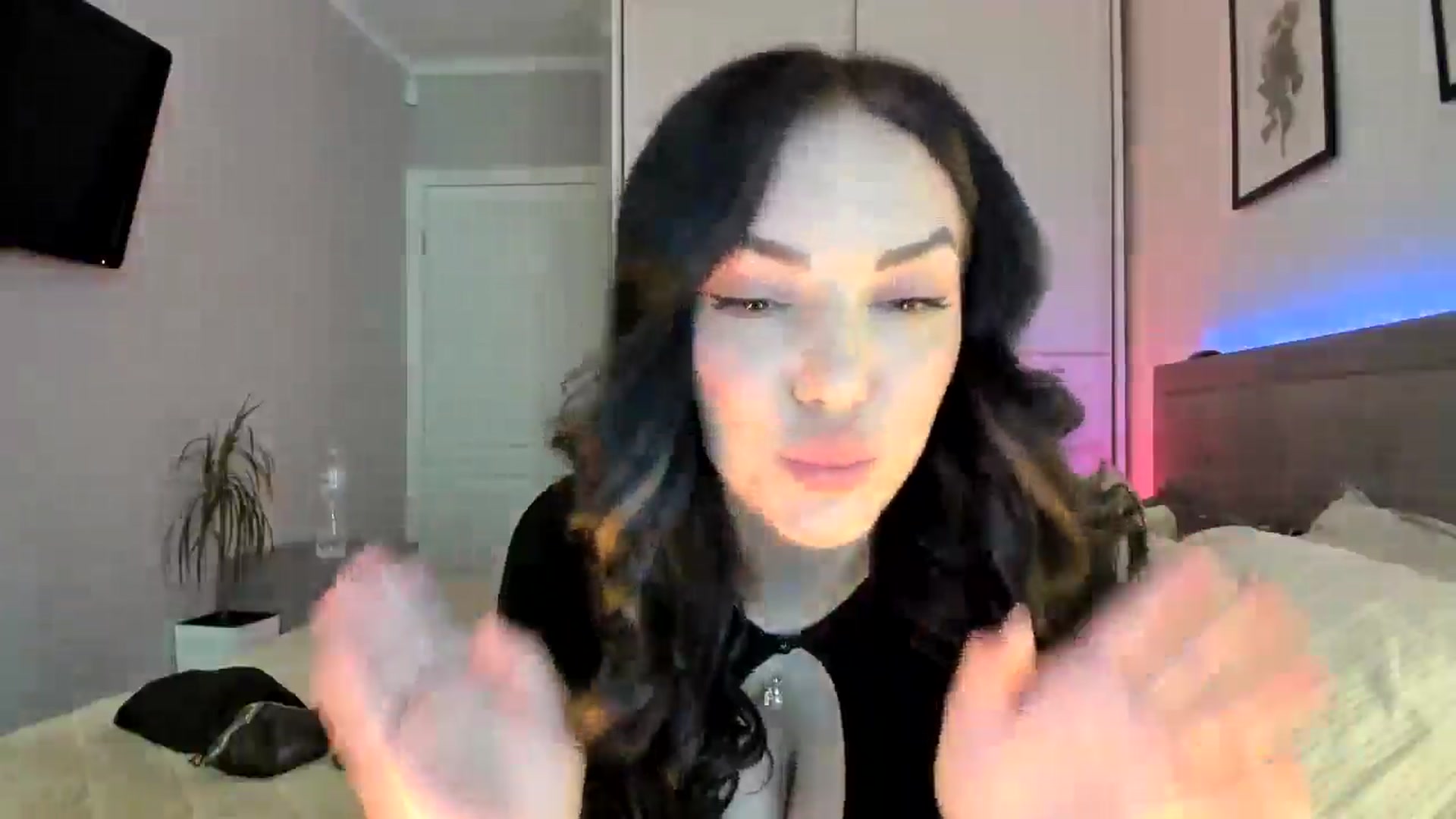 Gallery image thumbnail from MissNelly_'s myfreecams stream on, 05/19/2025, 11:49 image 8 of 20