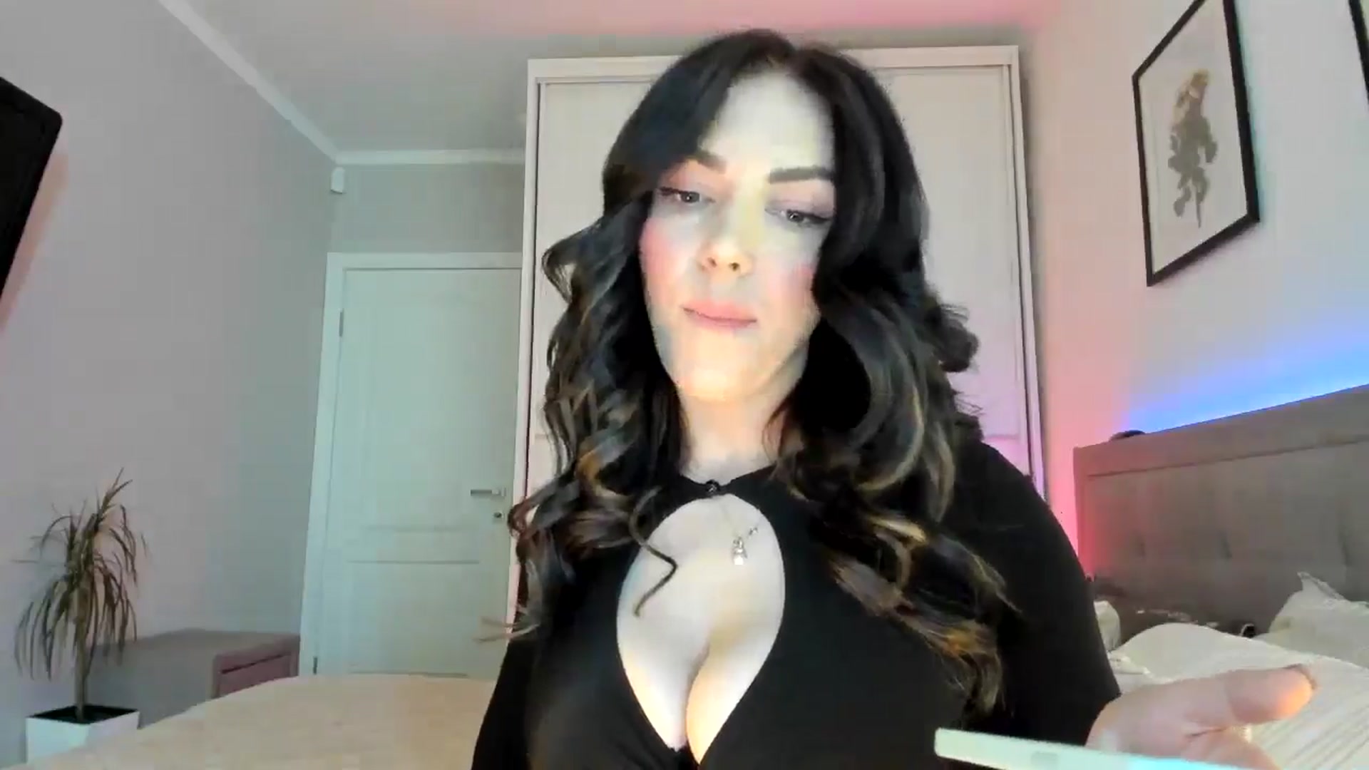 Gallery image thumbnail from MissNelly_'s myfreecams stream on, 05/19/2025, 11:49 image 17 of 20