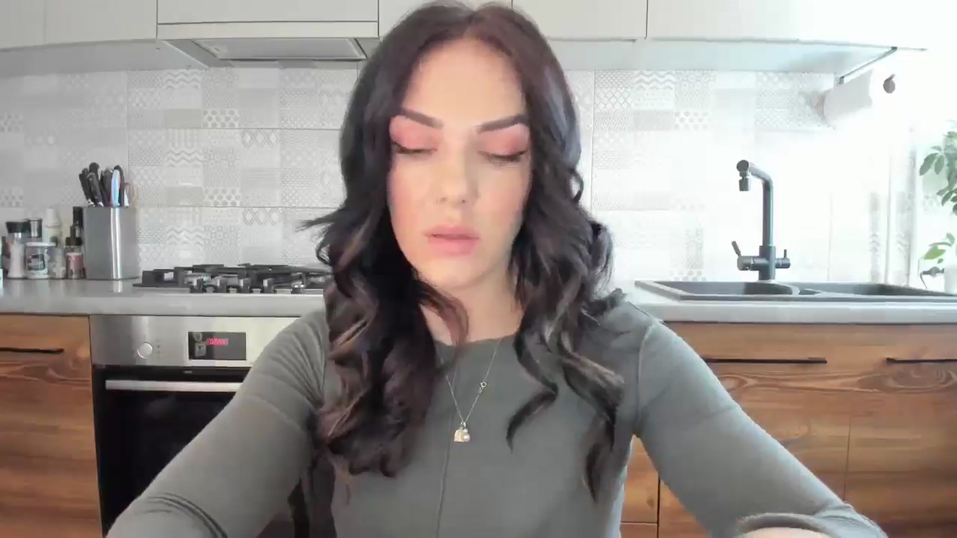 Gallery image thumbnail from MissNelly_'s myfreecams stream on, 05/21/2025, 10:19 image 13 of 20